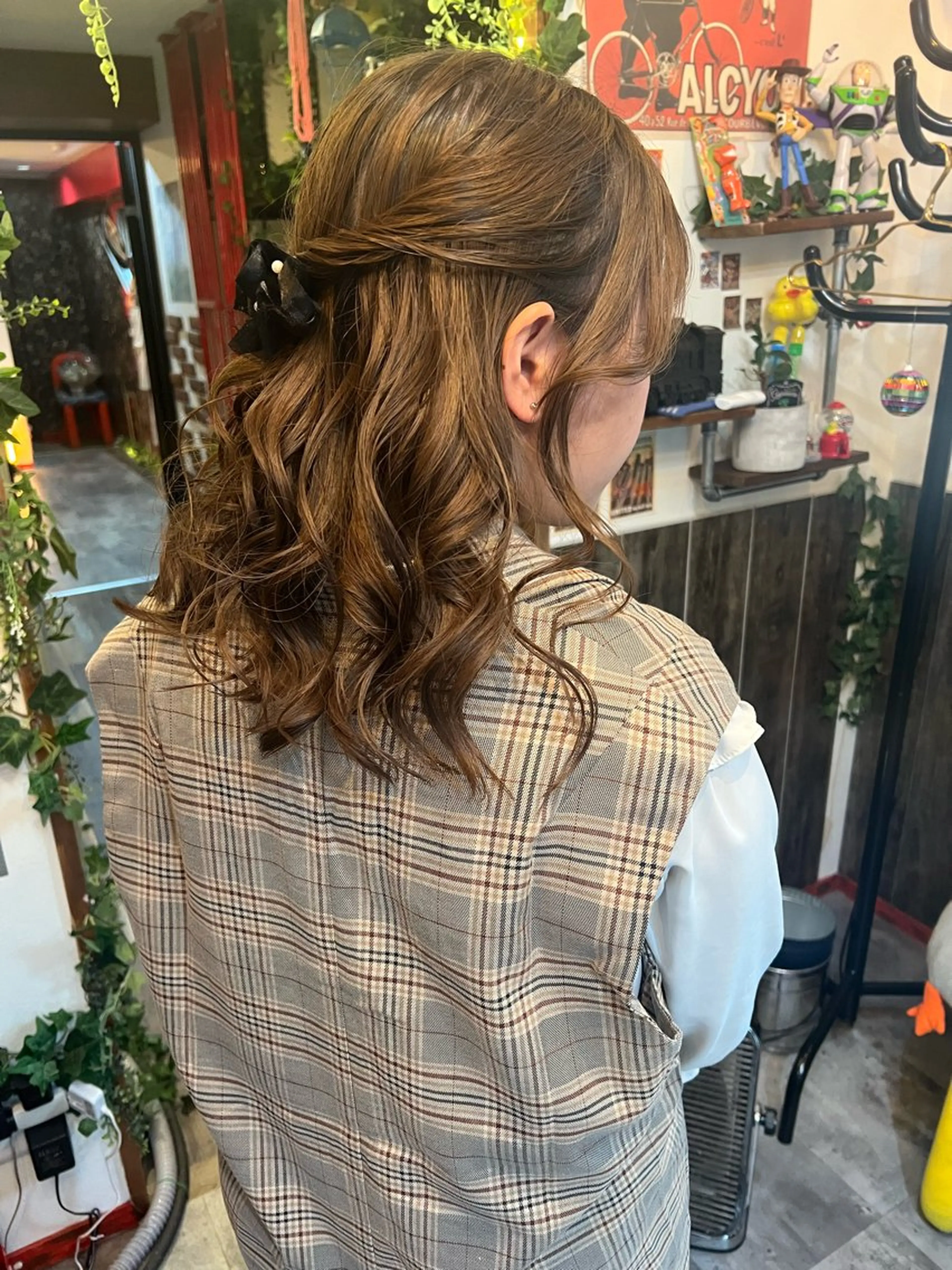 ミディアム ヘアアレンジ ハーフアップ カット ヘアセット カラーパティシエ facce🌼ikoのヘアスタイル