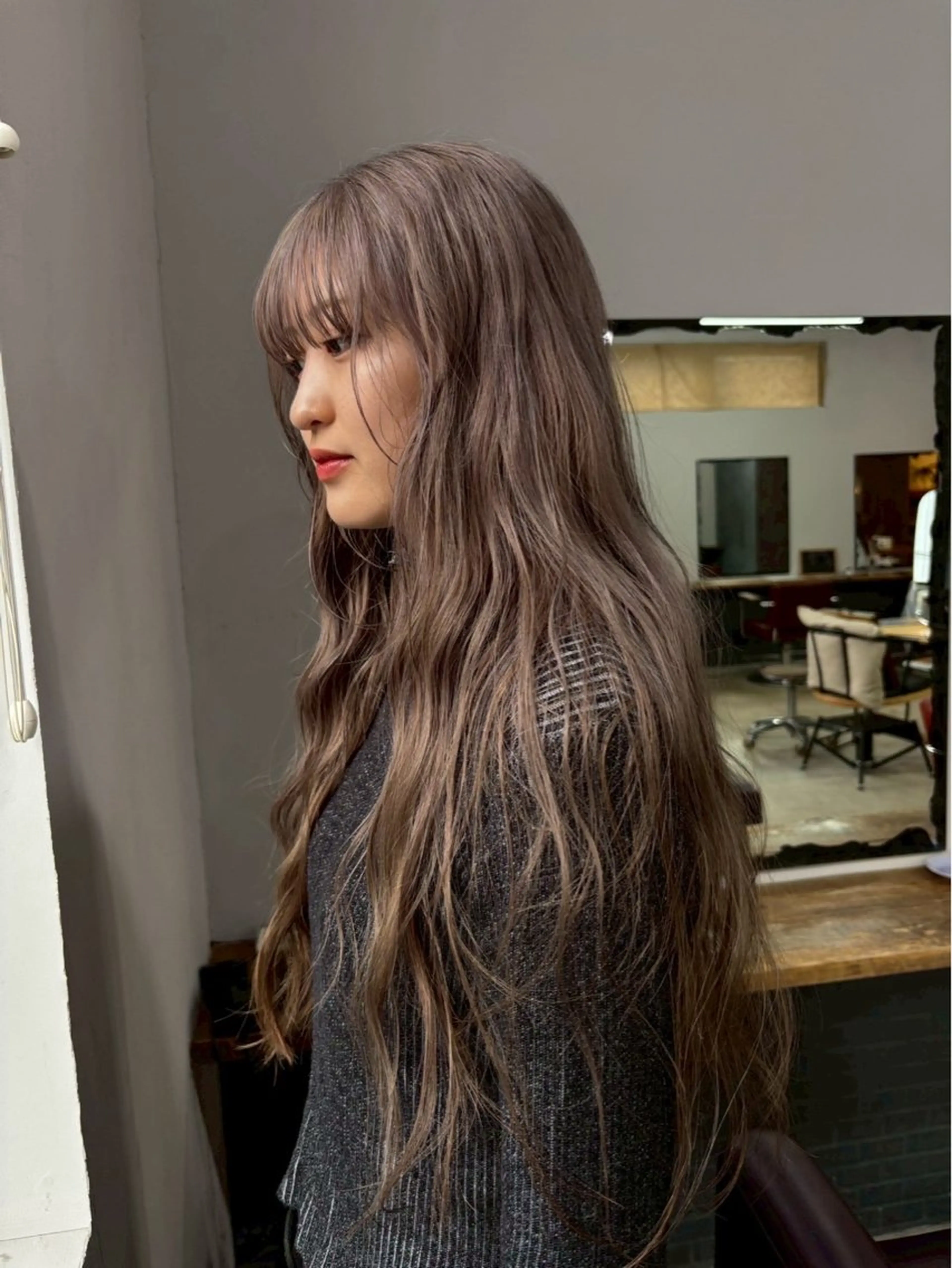 ロング カラー レイヤーカット ヘアカラー loty hair design所属・SEIRA🤍 レイヤーカットのヘアスタイル