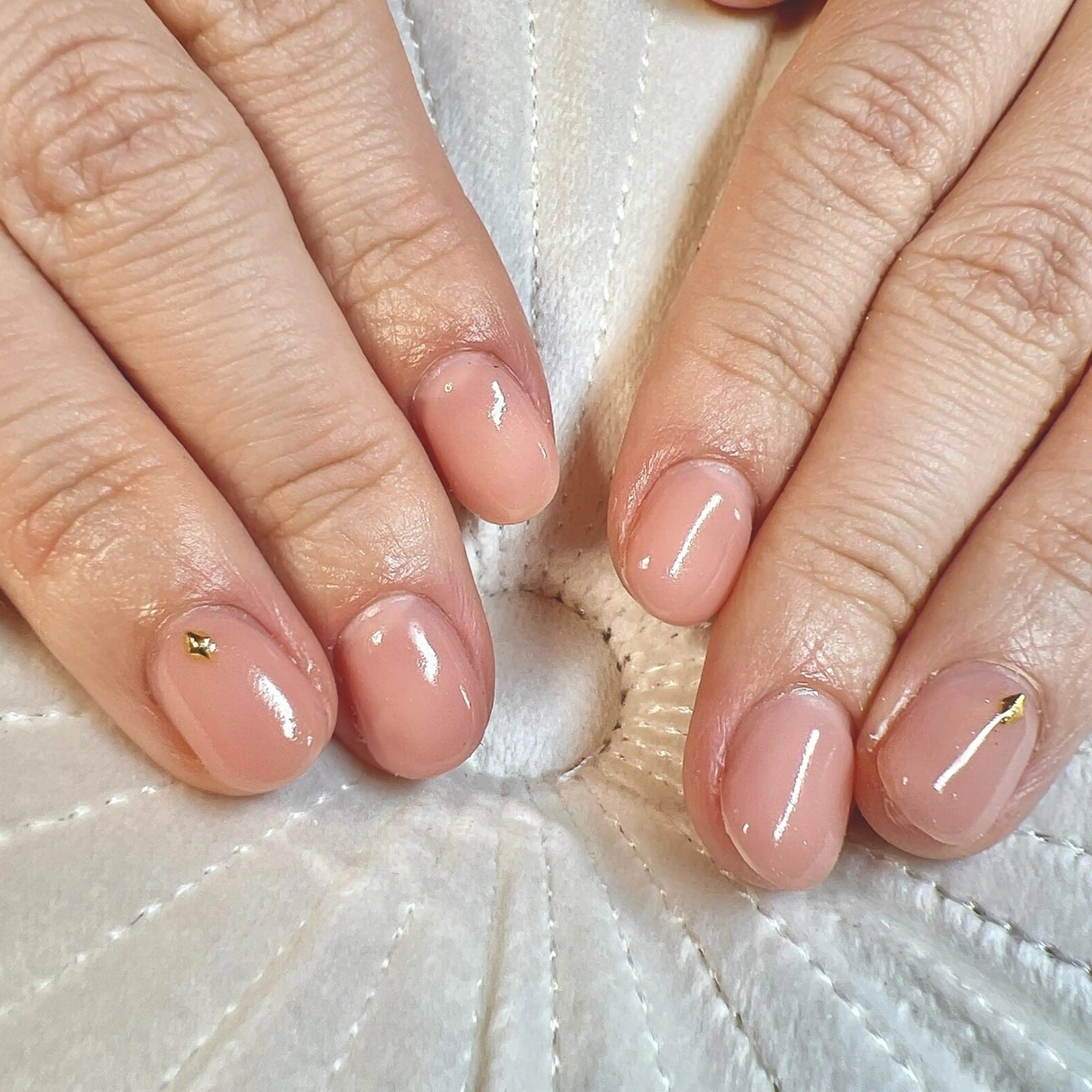 ネイル ハンドネイル キャンアイドレッシー六本木店所属・MIKA／耳ツボ ／マグネットネイルのネイルデザイン