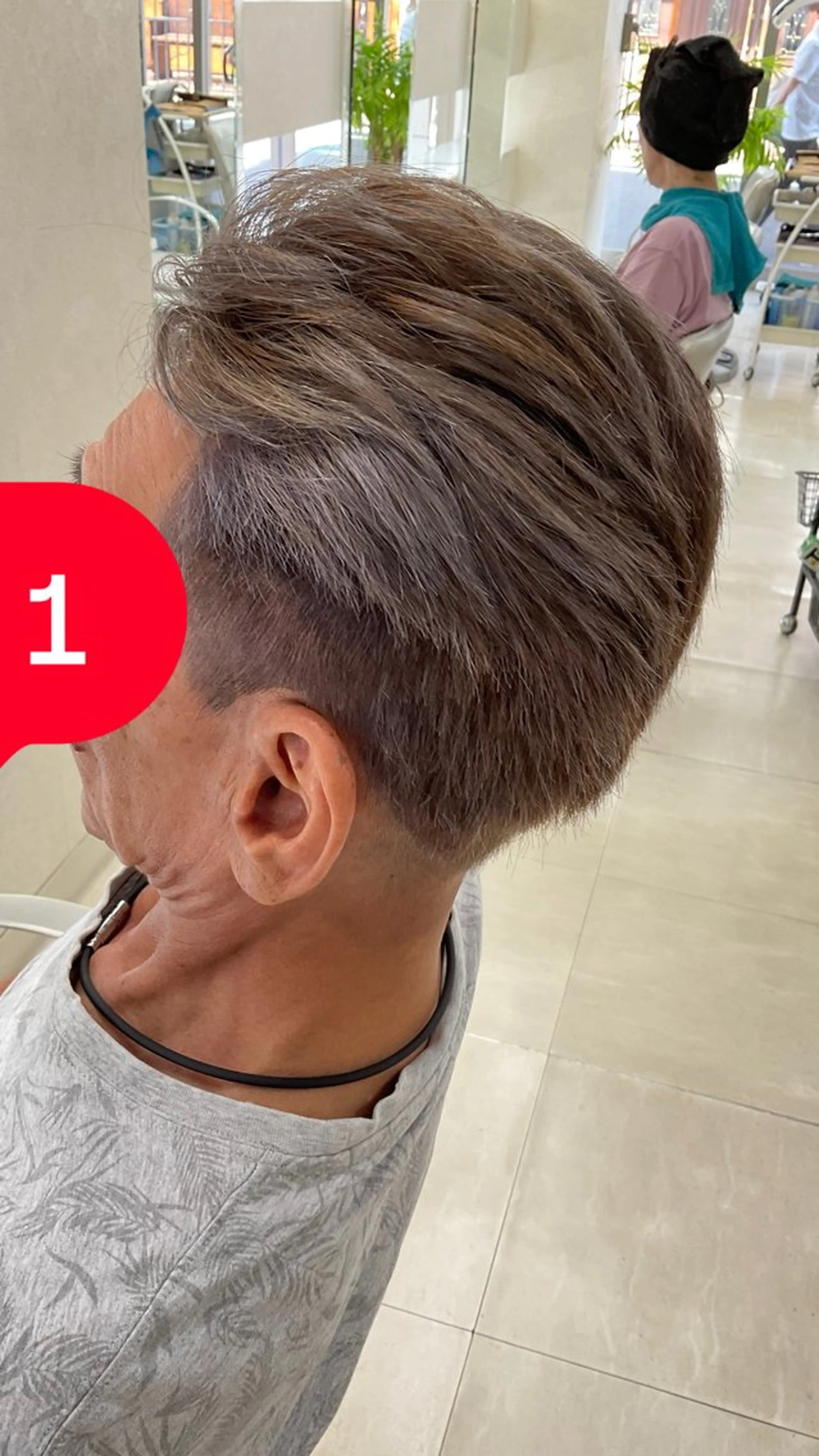 カラー ブリーチ タカハシ リナのヘアスタイル