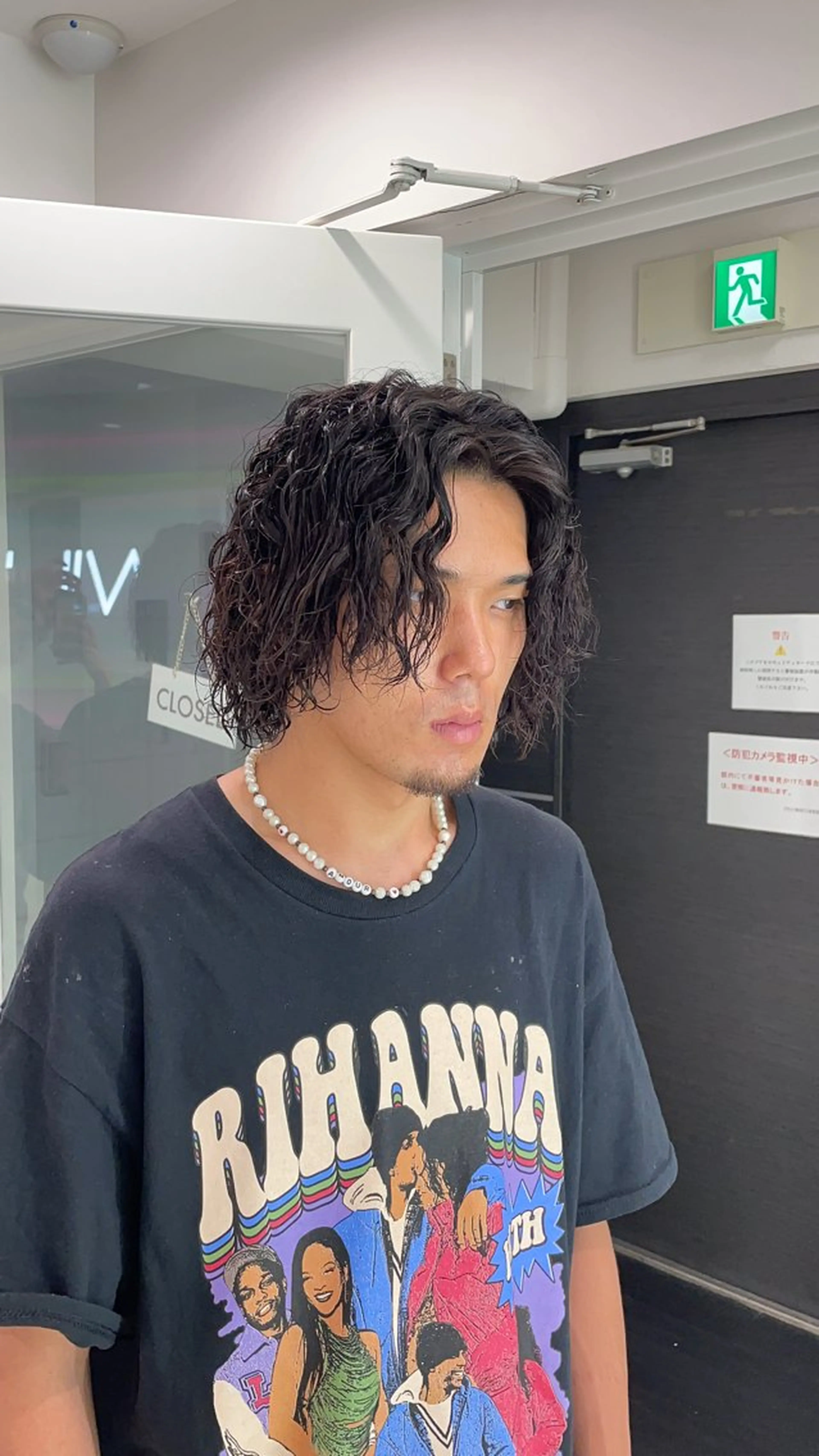 ミディアム パーマ ヘアアレンジ メンズ 艶カラー の達人のヘアスタイル