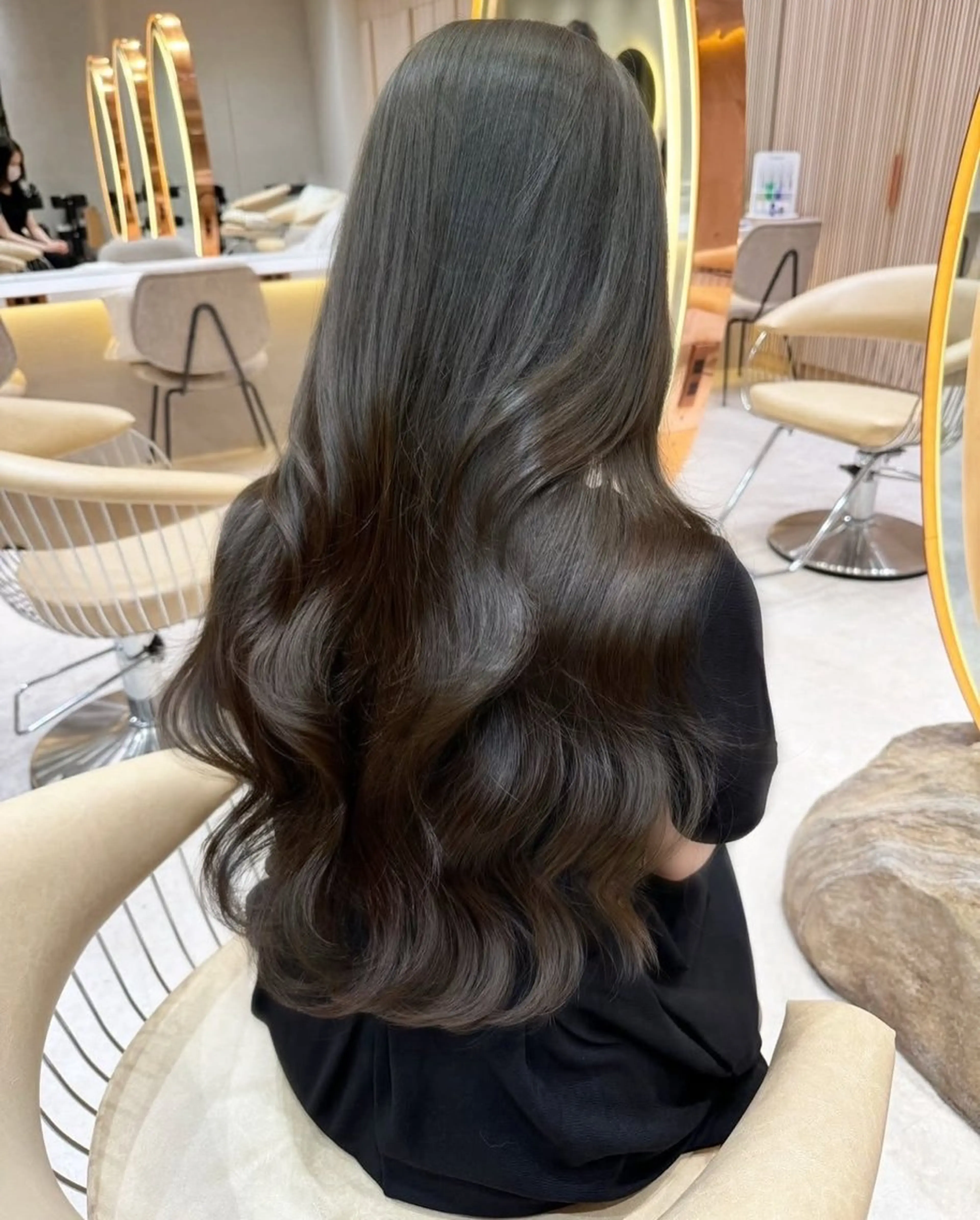 ロング カラー 森田花菜/栄/透明感 グレージュ/艶カラーのヘアスタイル