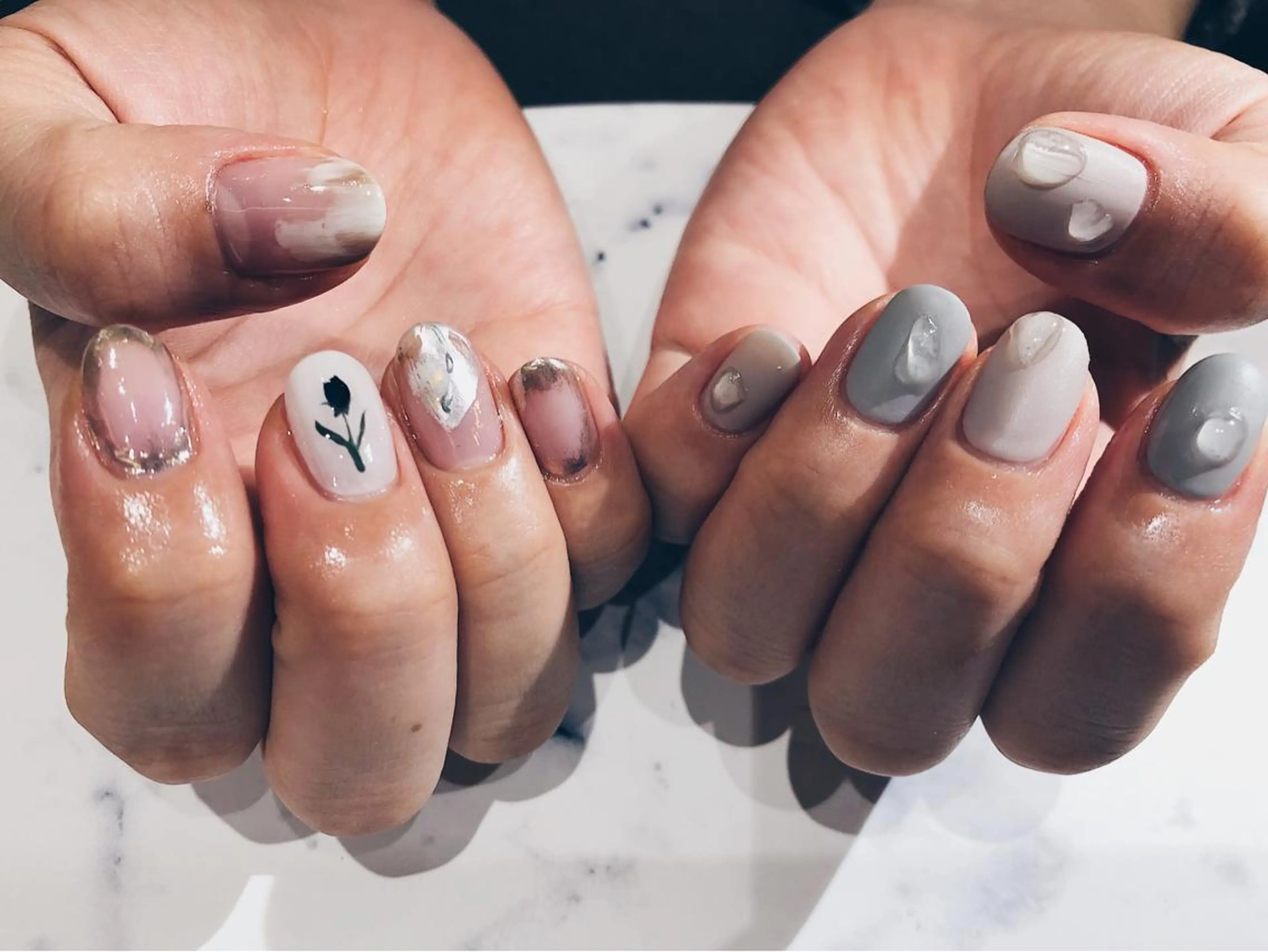 ショート カラー ネイル マツエク・マツパ ハンドネイル illum hicariのネイルデザイン