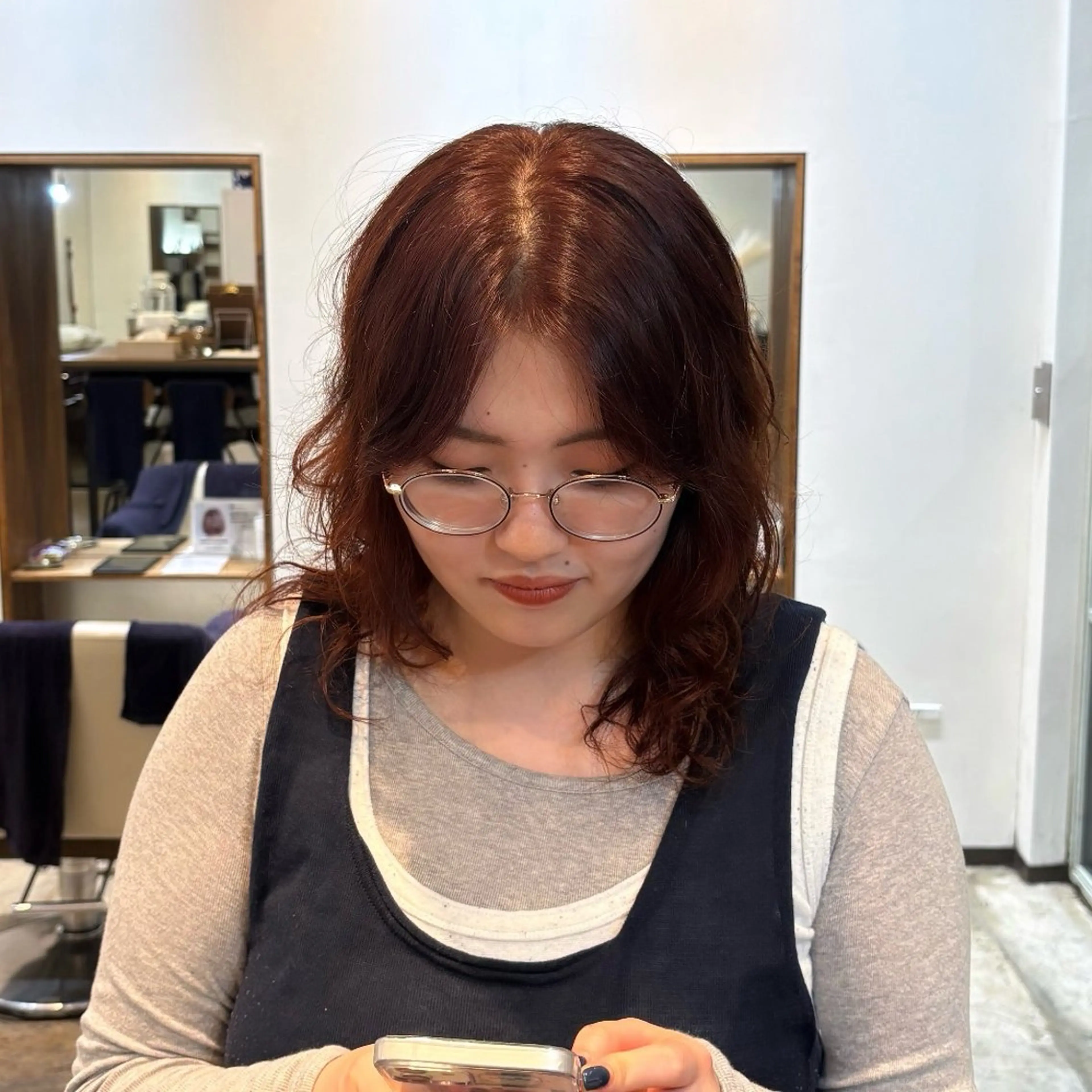 ミディアム カラー パーマ ブラウンカラー オレンジ オレンジブラウン ヘアカラー mao 🩰のヘアスタイル