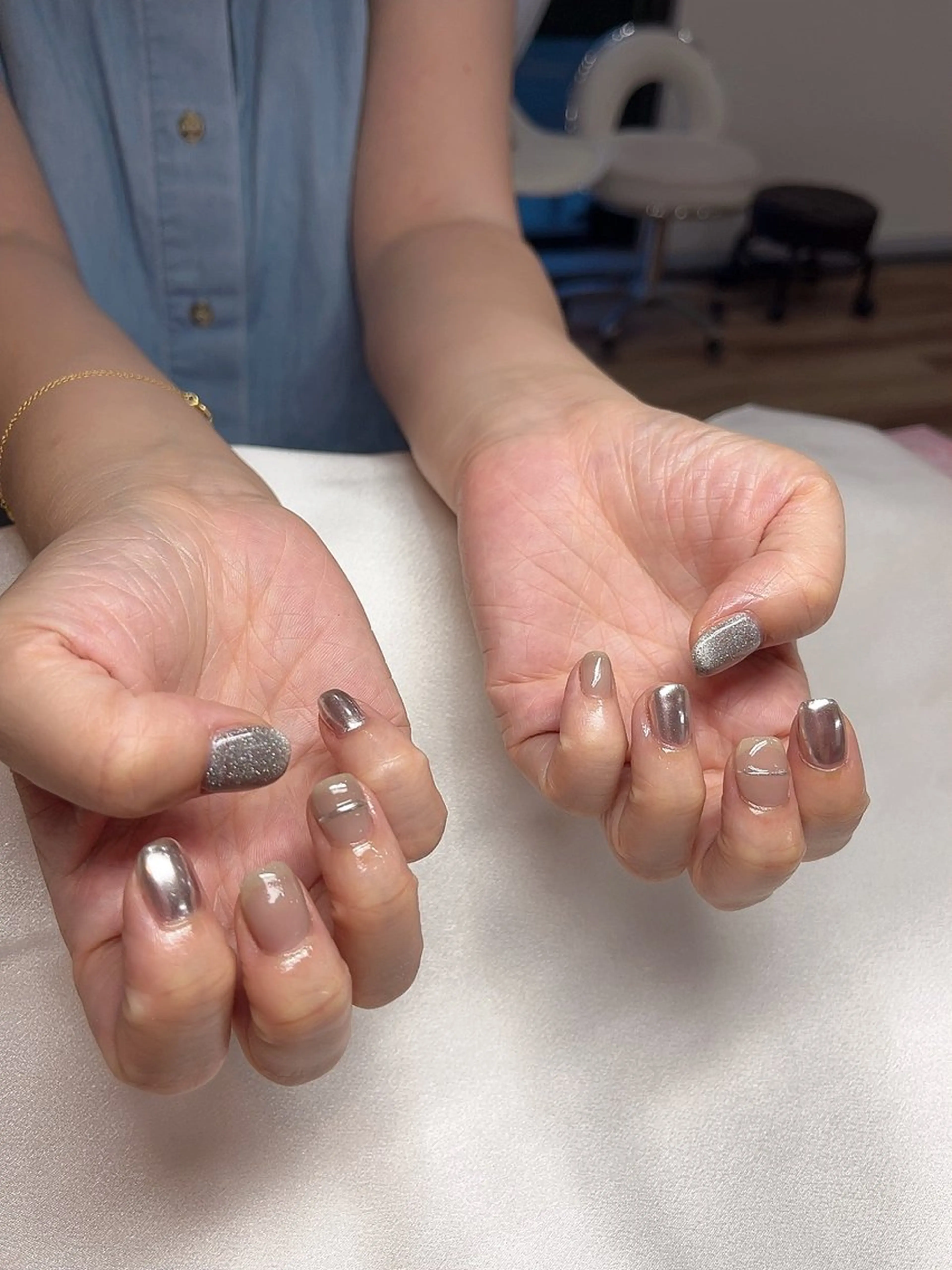 ネイル マグネットネイル ミラーネイル ニュアンスネイル Ui_Amor (パラジェル)のネイルデザイン