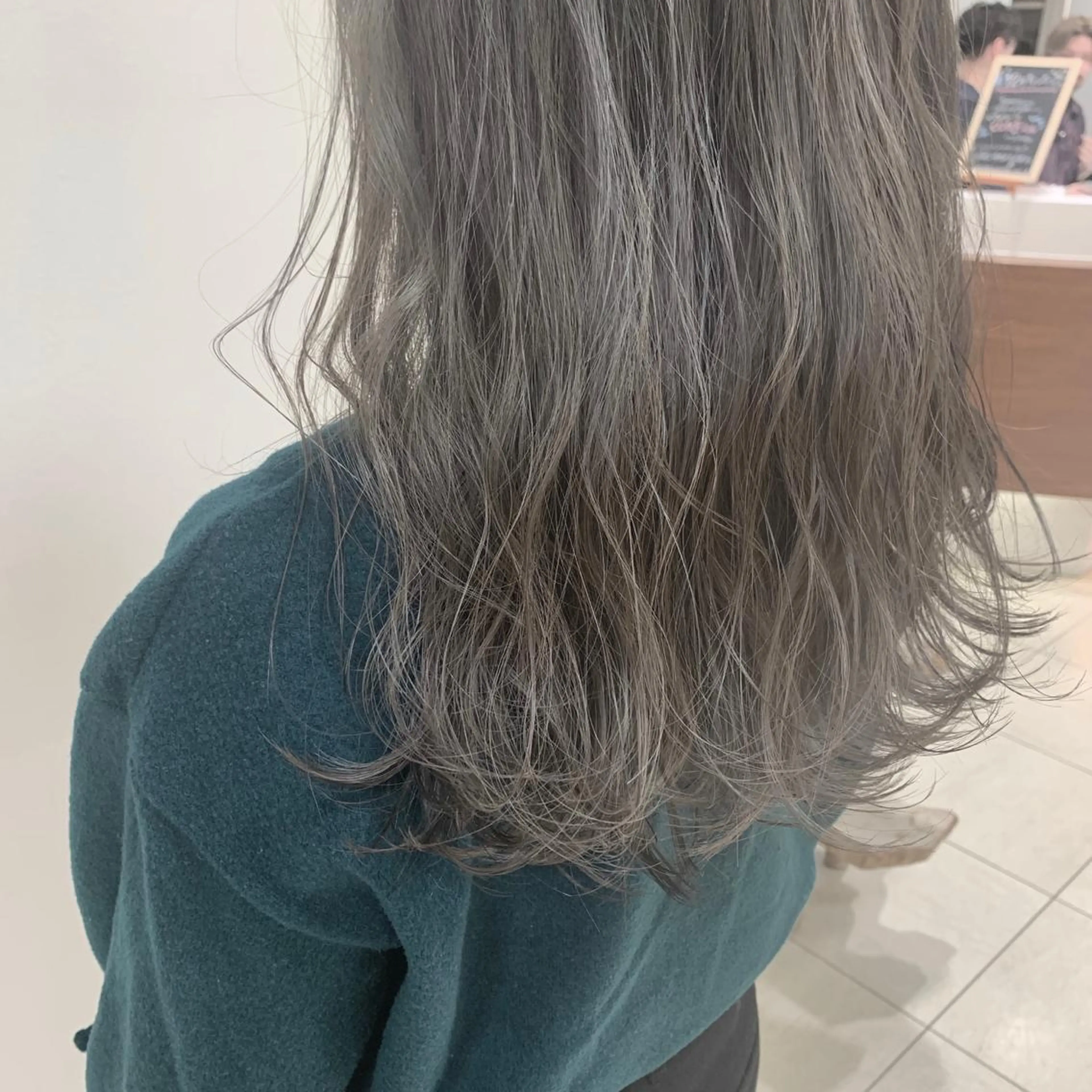 ロング カラー ヘアアレンジ ヘアカラー トリートメント 【Sweep】おじま のぞみのヘアスタイル