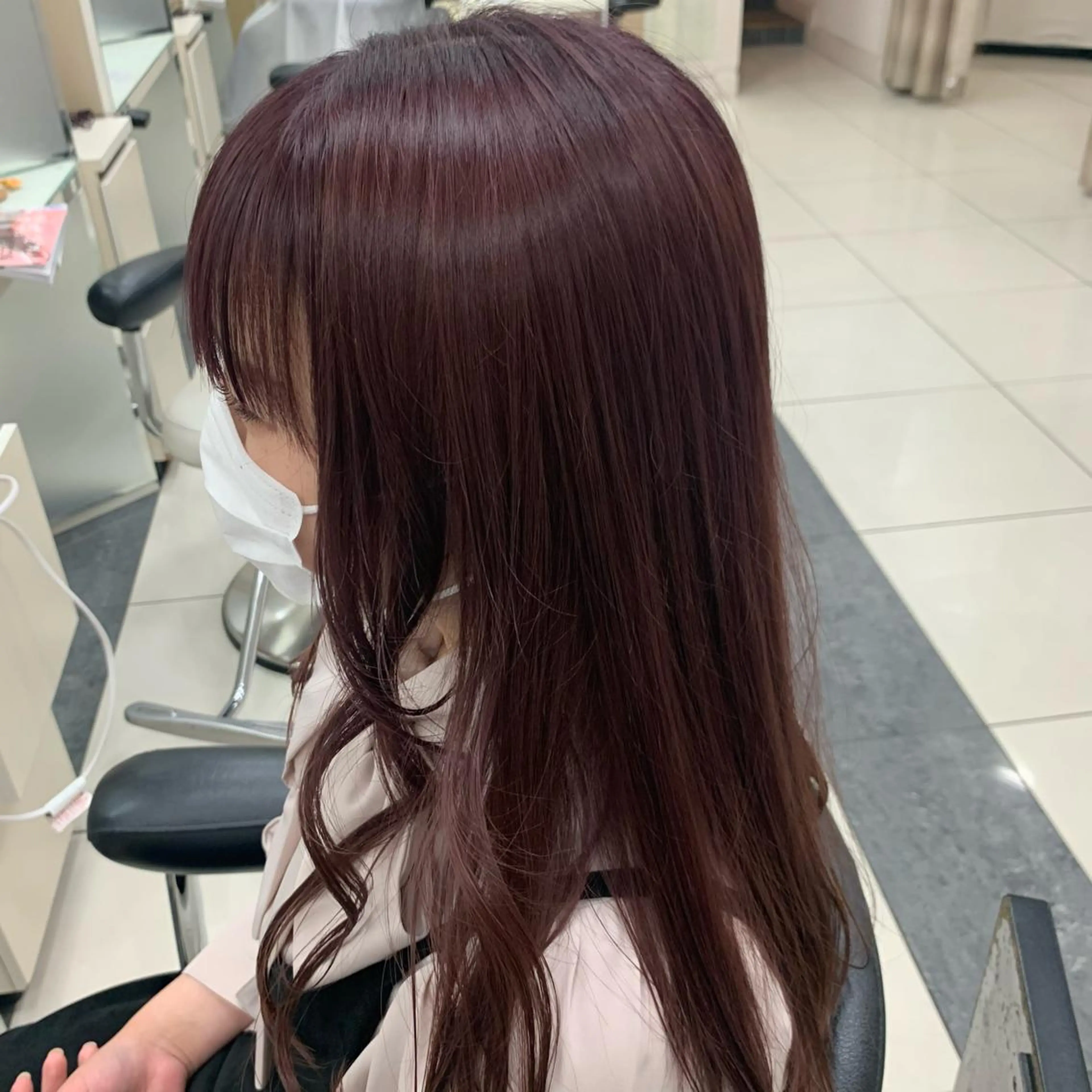 ロング カラー ブリーチ トリートメント ウスイ ハルカのヘアスタイル