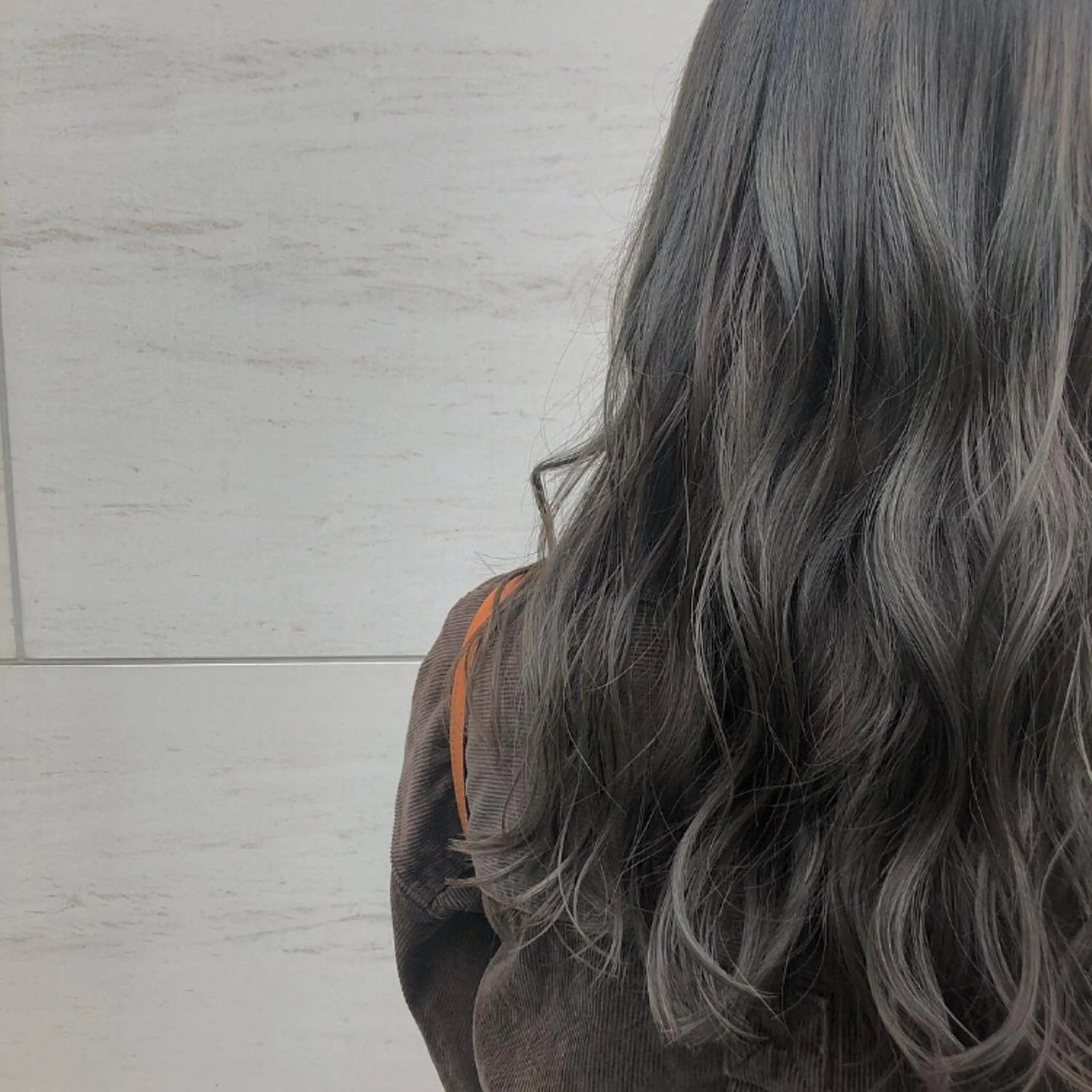 ロング カラー 丸山 史香のヘアスタイル