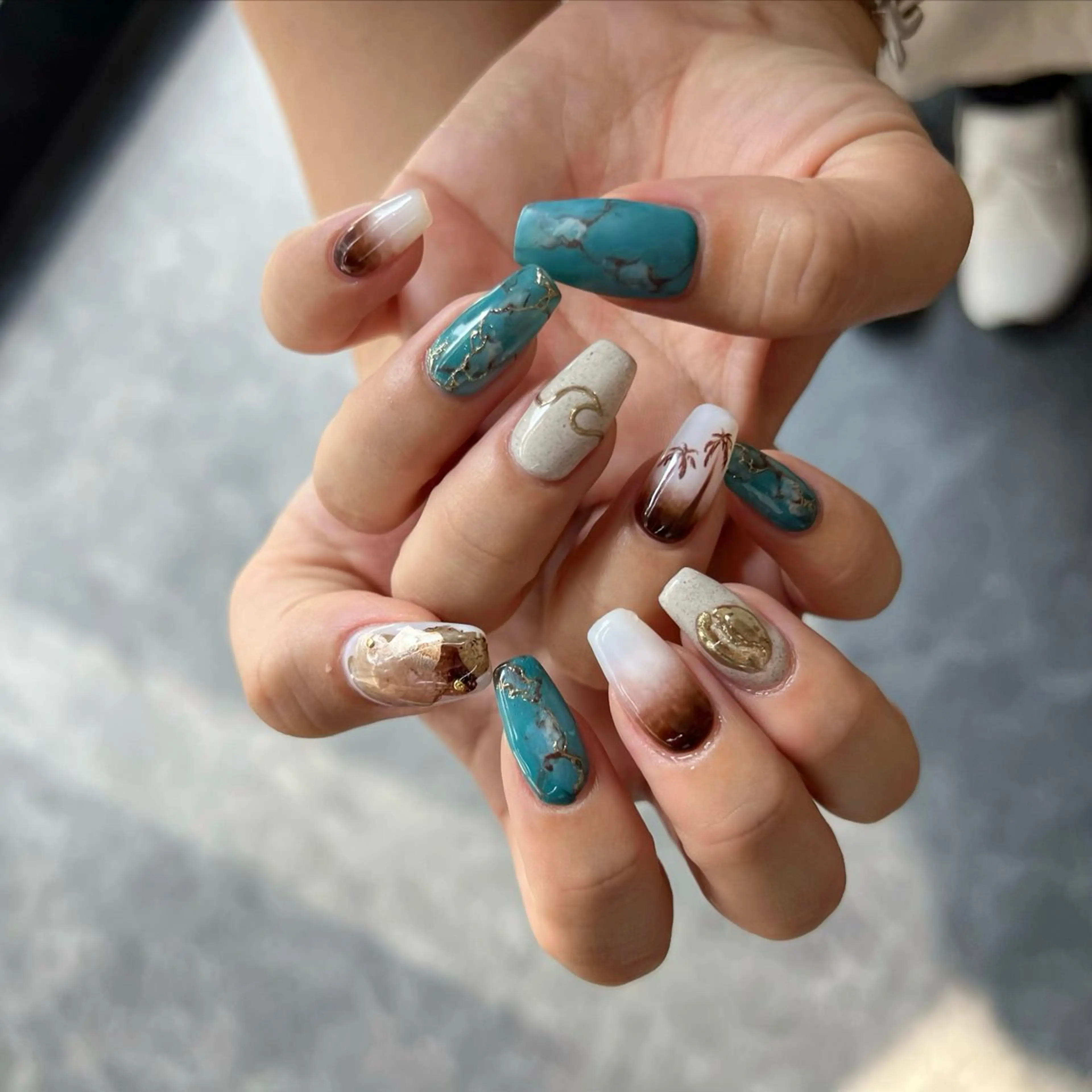 ネイル グラデーション 夏ネイル ハンドネイル フットネイル GRANDE大須 栄/店長 aki🌙のネイルデザイン