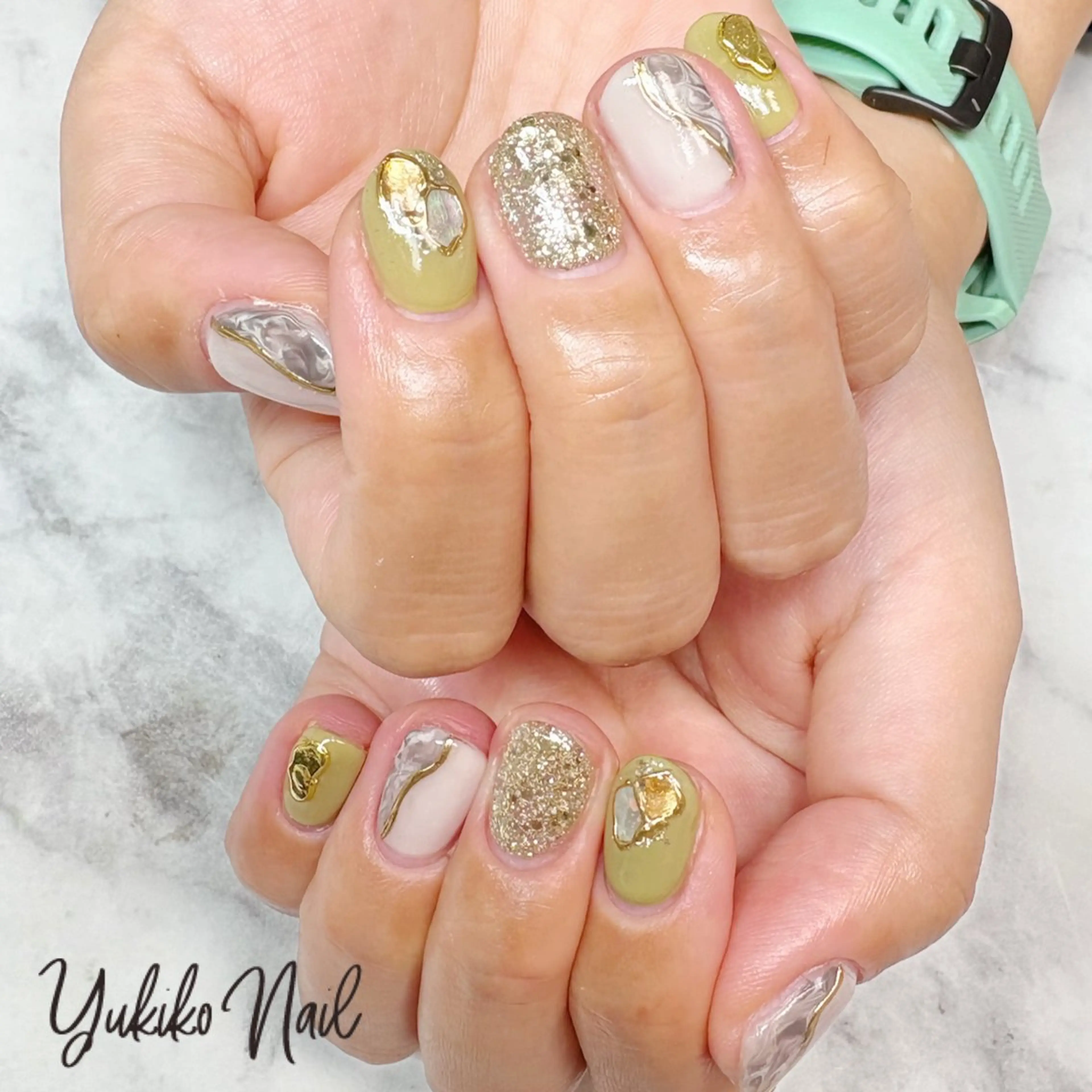 ネイル グリーン ミラーネイル ニュアンスネイル ハンドネイル ユキコ ネイルのネイルデザイン