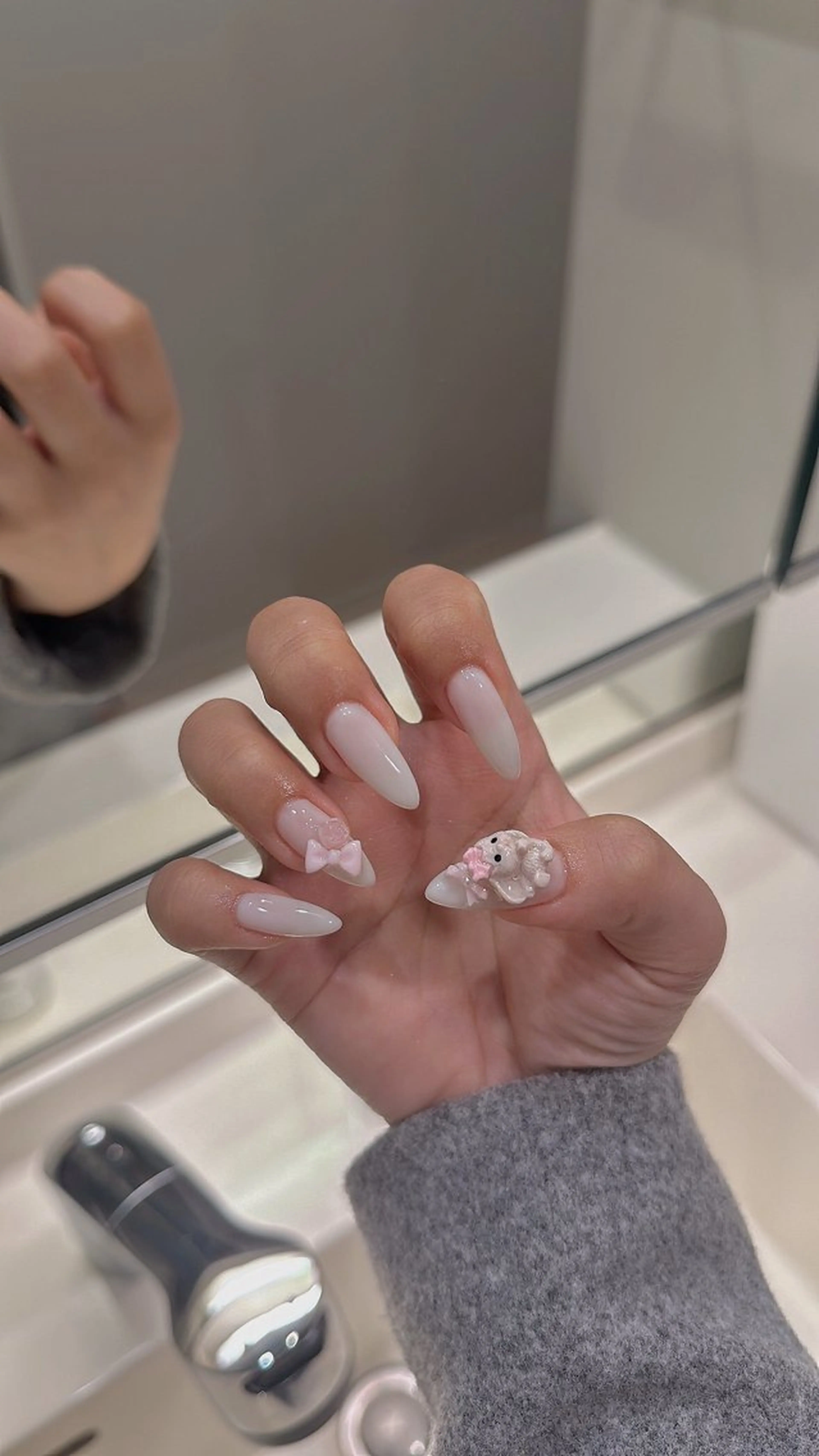 ネイル 長さ出し グラデーション キラキラネイル 韓国ネイル ラメ(グリッター) ハンドネイル ハンドケア Chisa Nail Studio所属・チ サのネイルデザイン