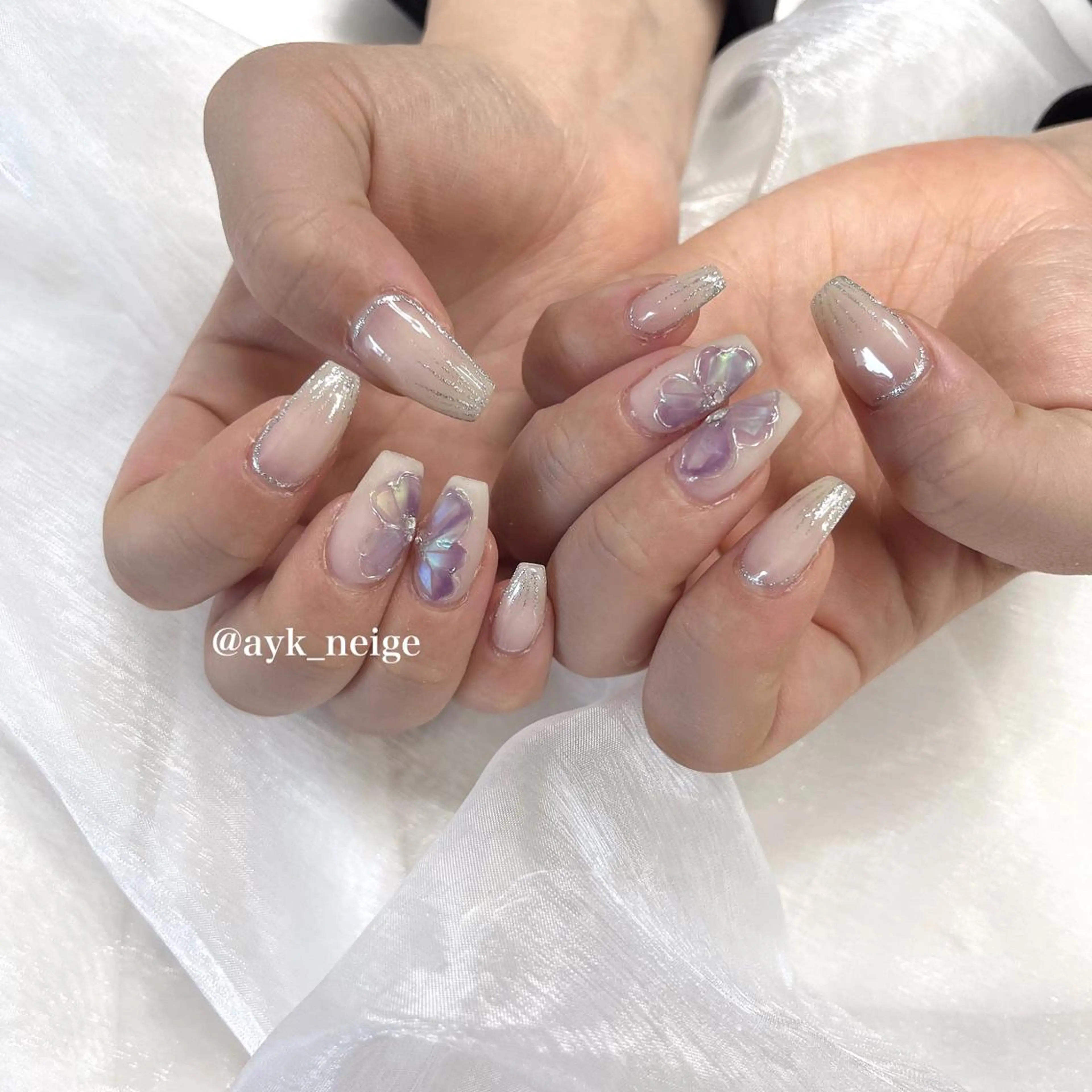 ネイル フットネイル フレンチネイル キラキラネイル 韓国ネイル リボン n'eige nail所属・大谷 綾香のネイルデザイン