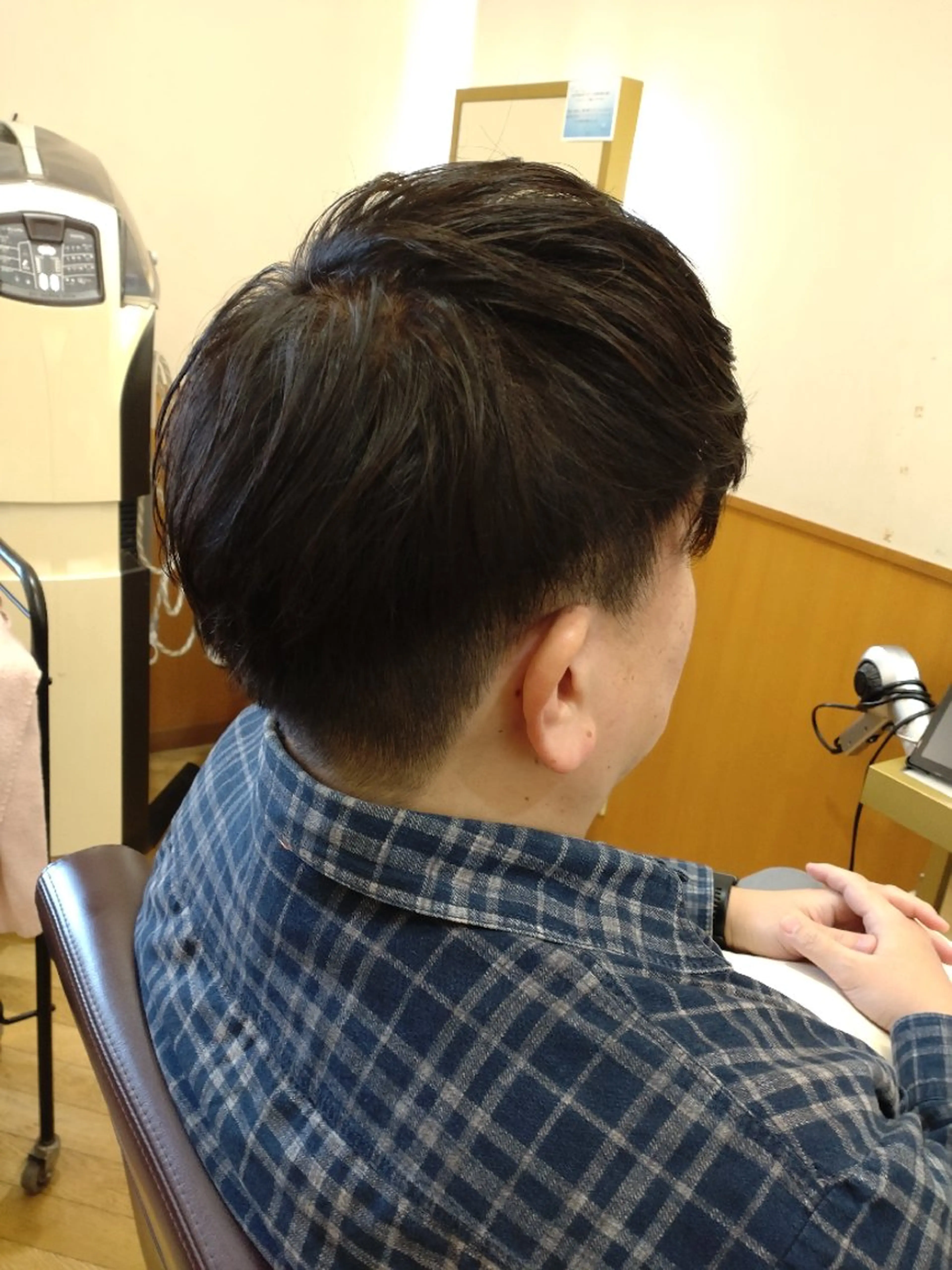 ショート メンズ カラー 仮屋 敬介のヘアスタイル