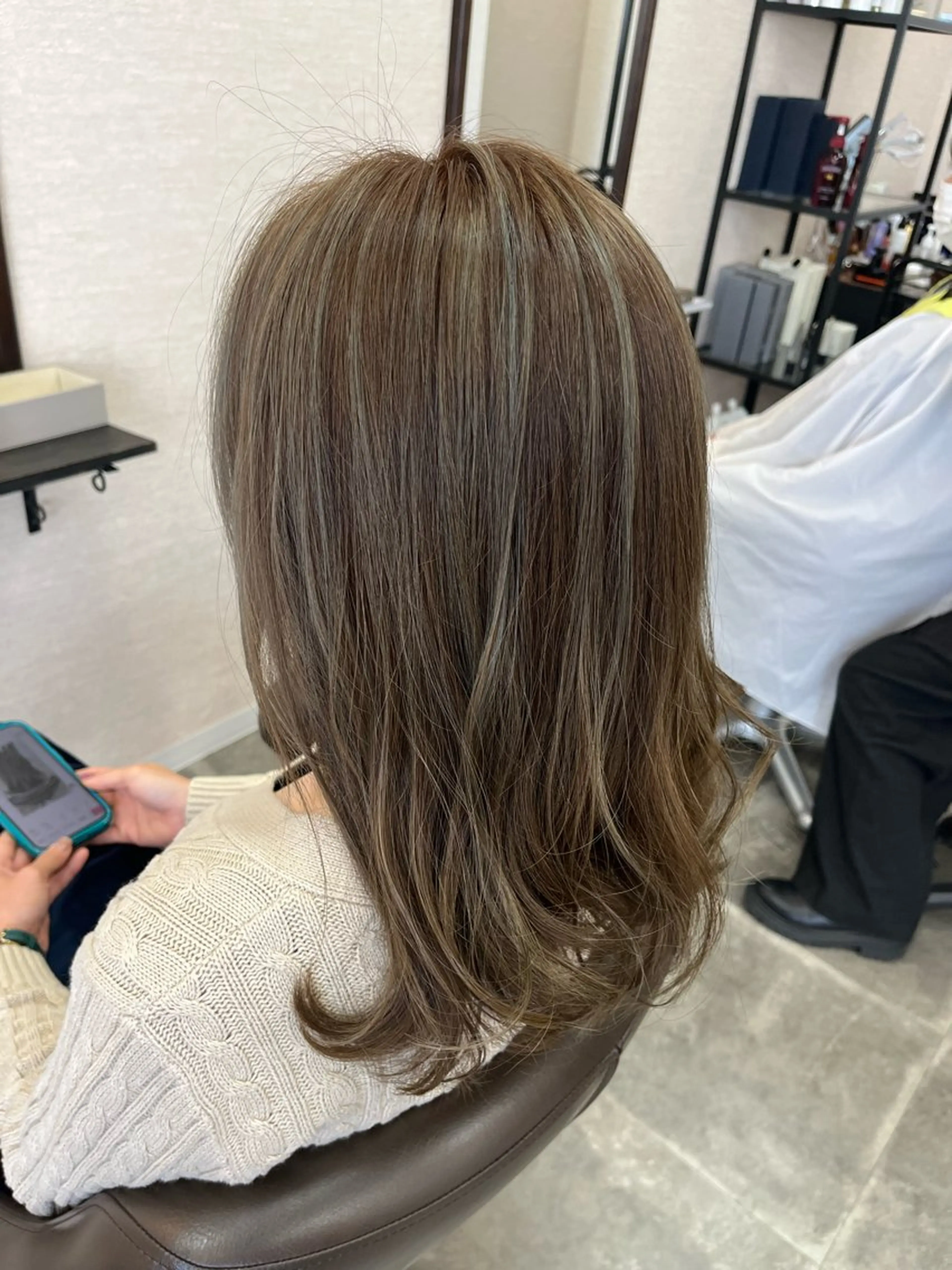 ミディアム 鈴木 絢奈のヘアスタイル