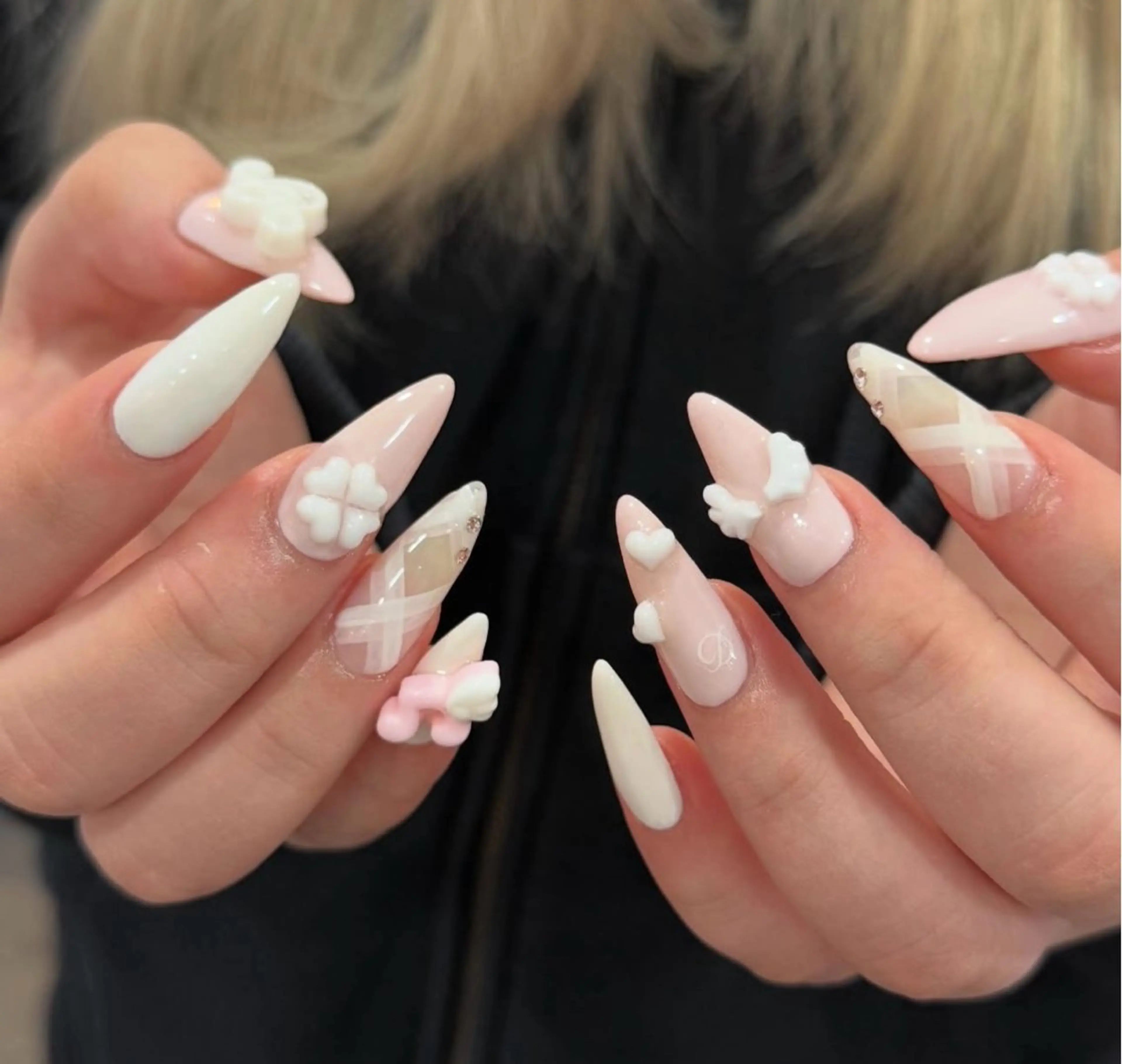 ネイル グラデーション キラキラネイル ワンカラーネイル 冬ネイル Jenn Nail Salonのネイルデザイン