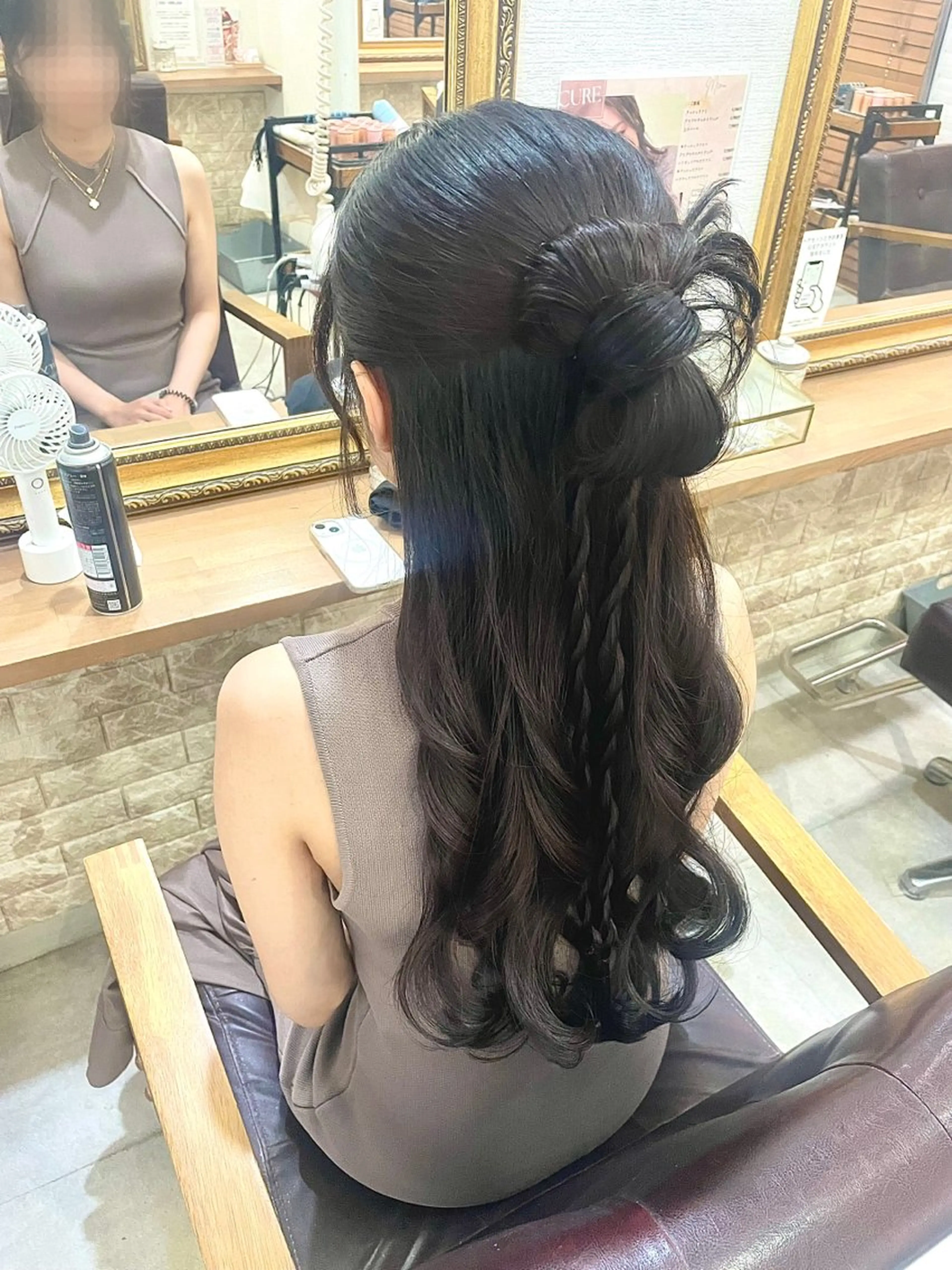 ロング ヘアアレンジ ハーフアップ セットサロンCURE YUKIOKAのヘアスタイル