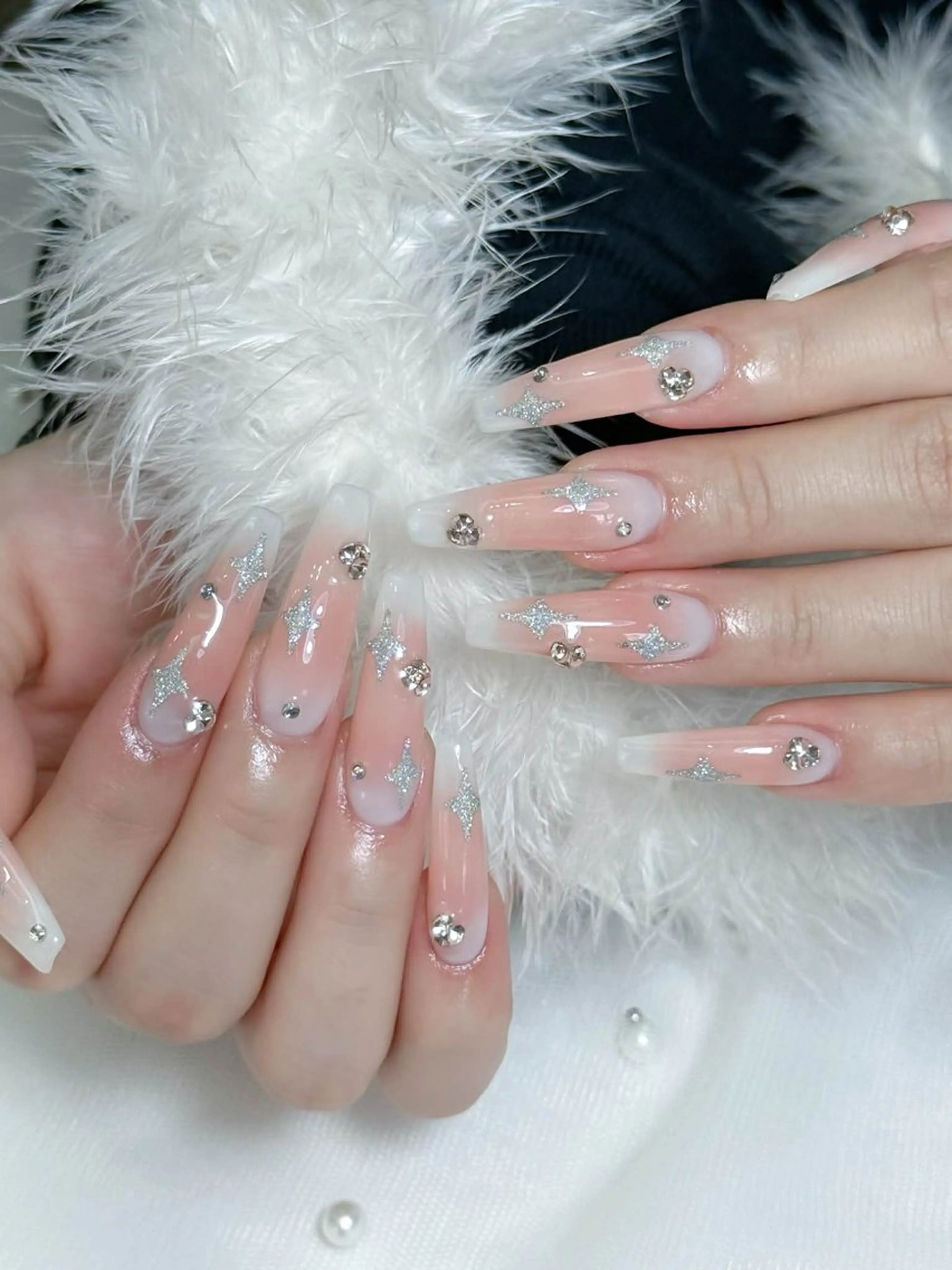 ロング ハンドネイル Bibi beauty spa Osaka所属・Chann Channのネイルデザイン