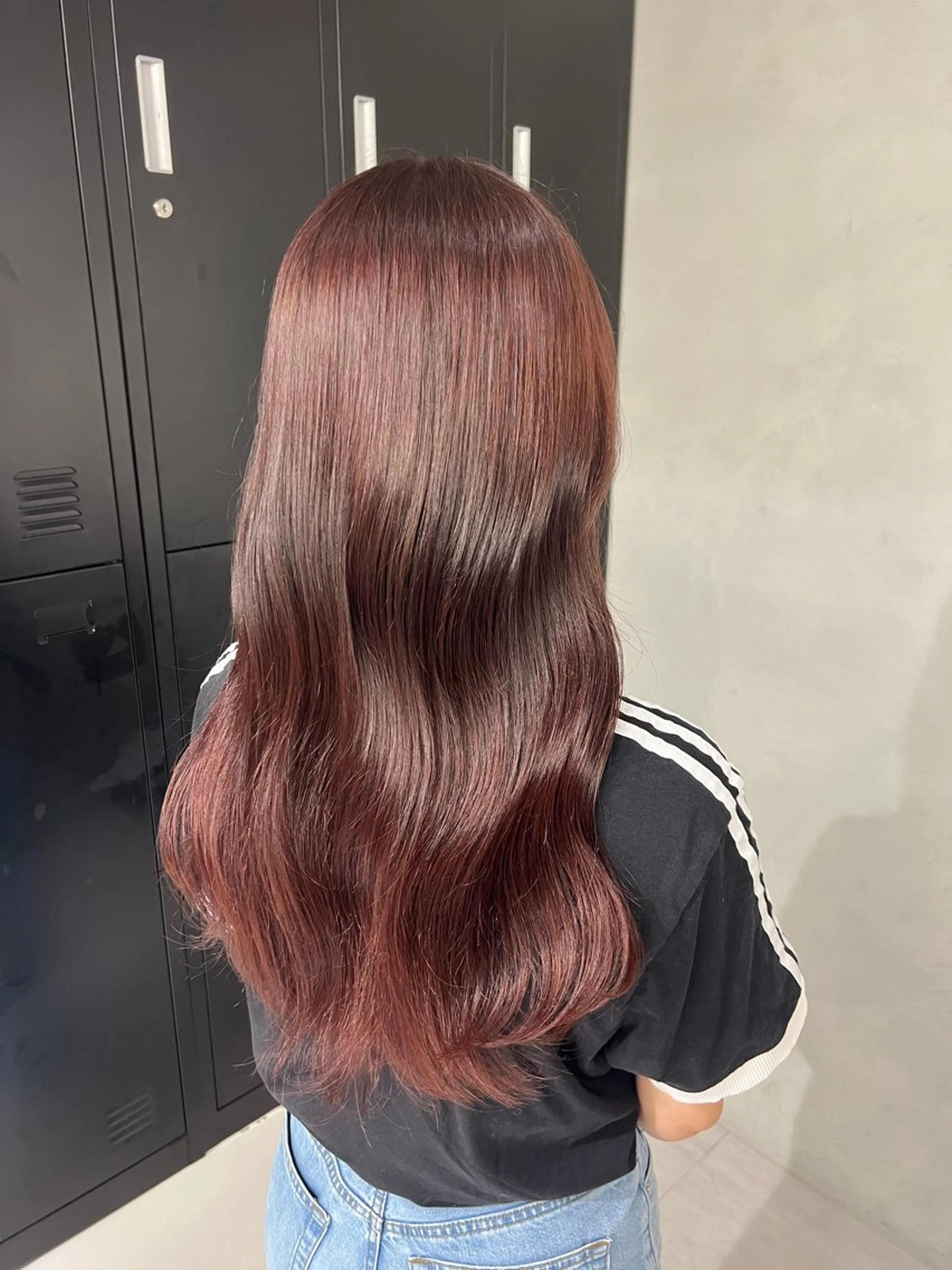 ロング カラー ピンクカラー 小森聖奈 韓国風レイヤーカットのヘアスタイル