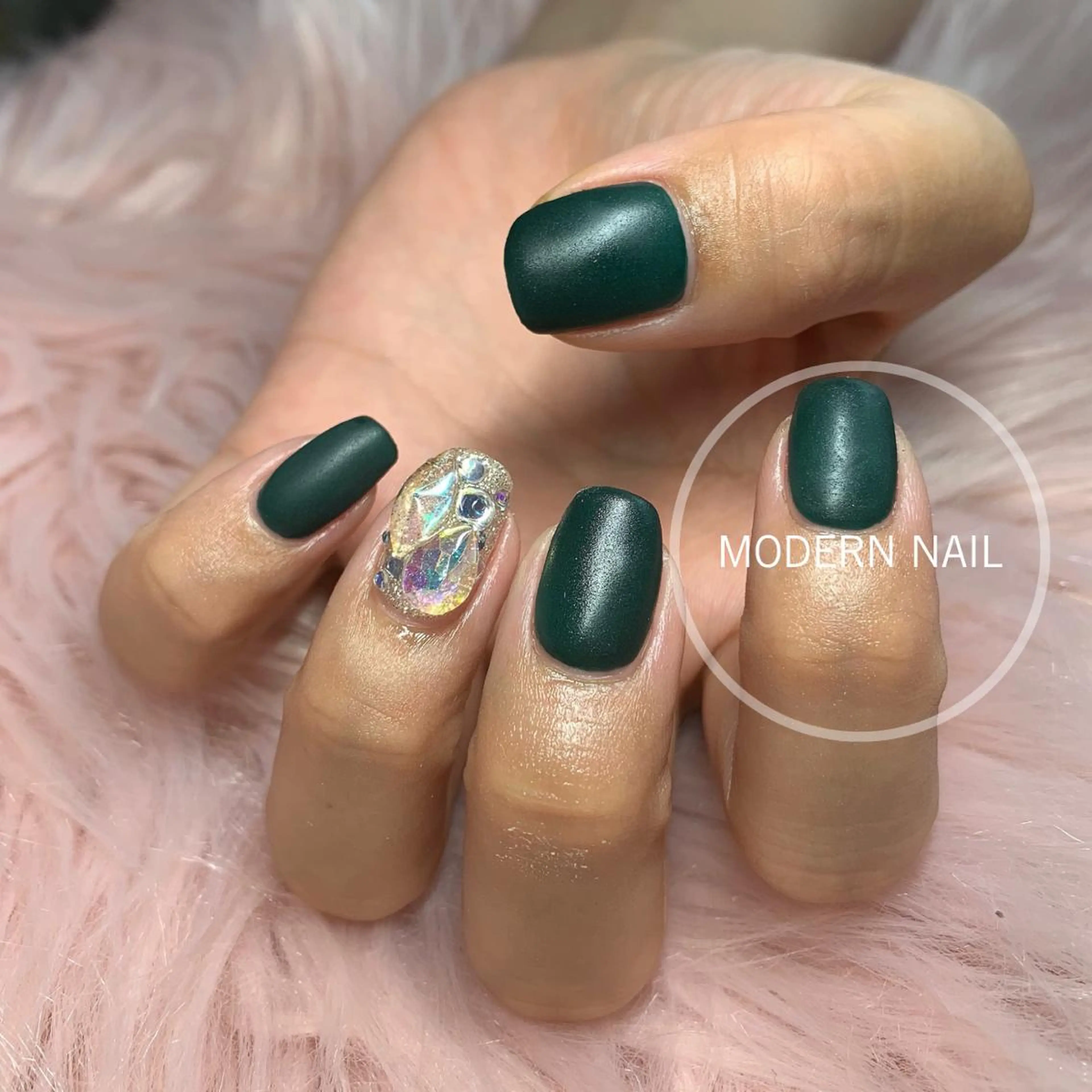 ネイル グリーン マットネイル 小川 玲奈のネイルデザイン