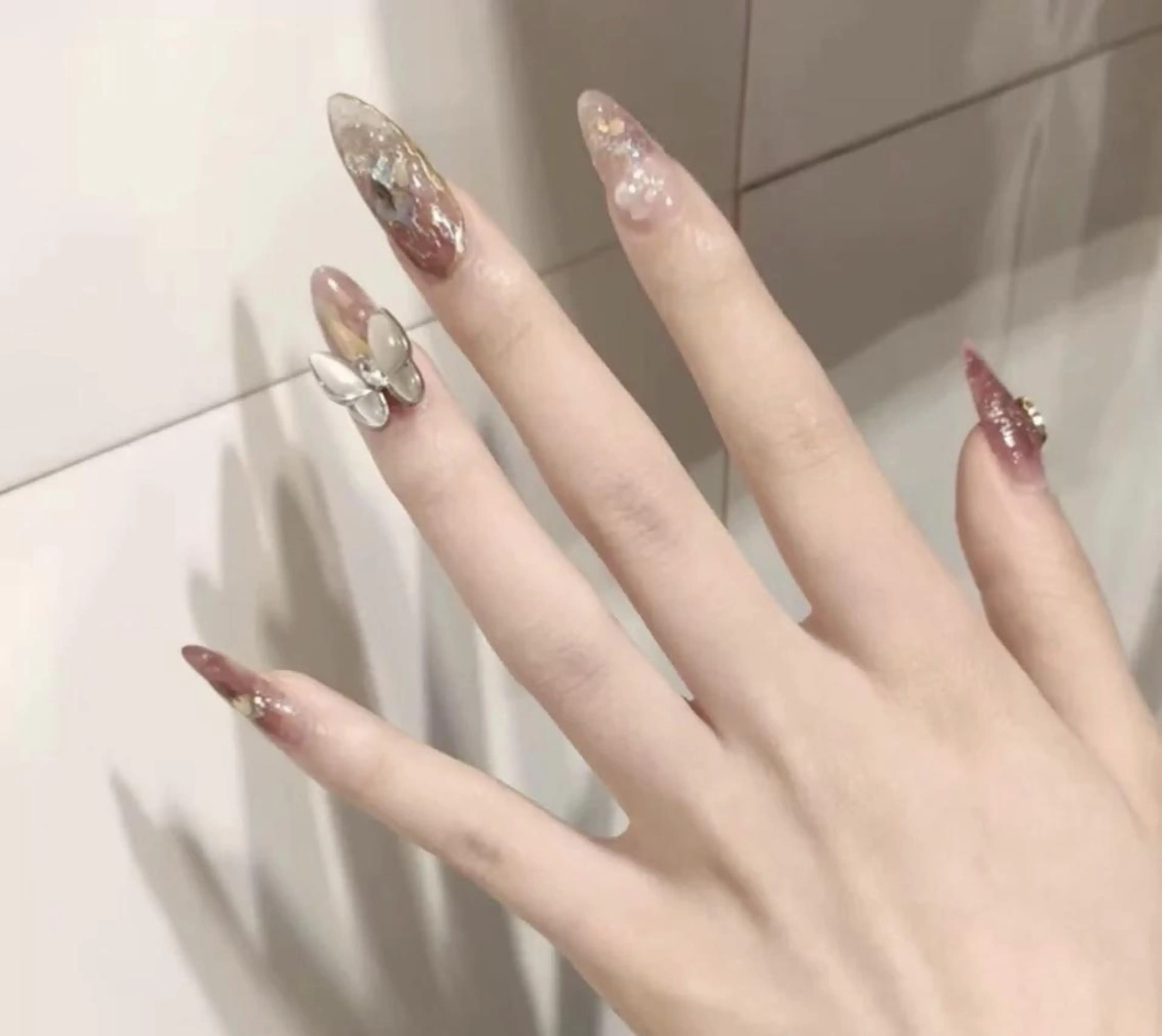 ネイル 🦋ネイルサロン ブラン🌈ゆりのネイルデザイン