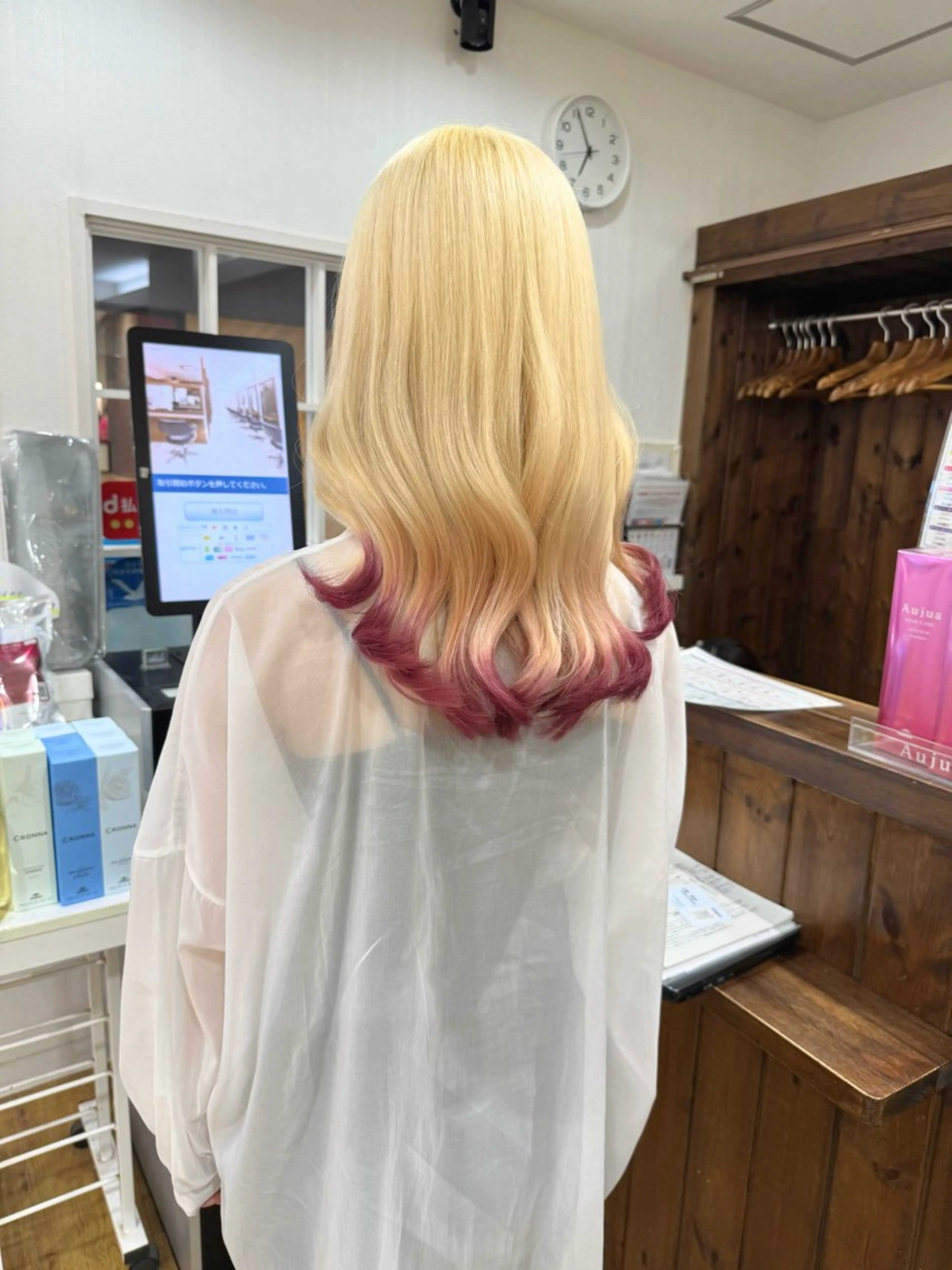 ロング カラー ヘアアレンジ 抜きっぱなしブロンド ヘアカラー 💖メンズモデル 募集/晴香💖のヘアスタイル