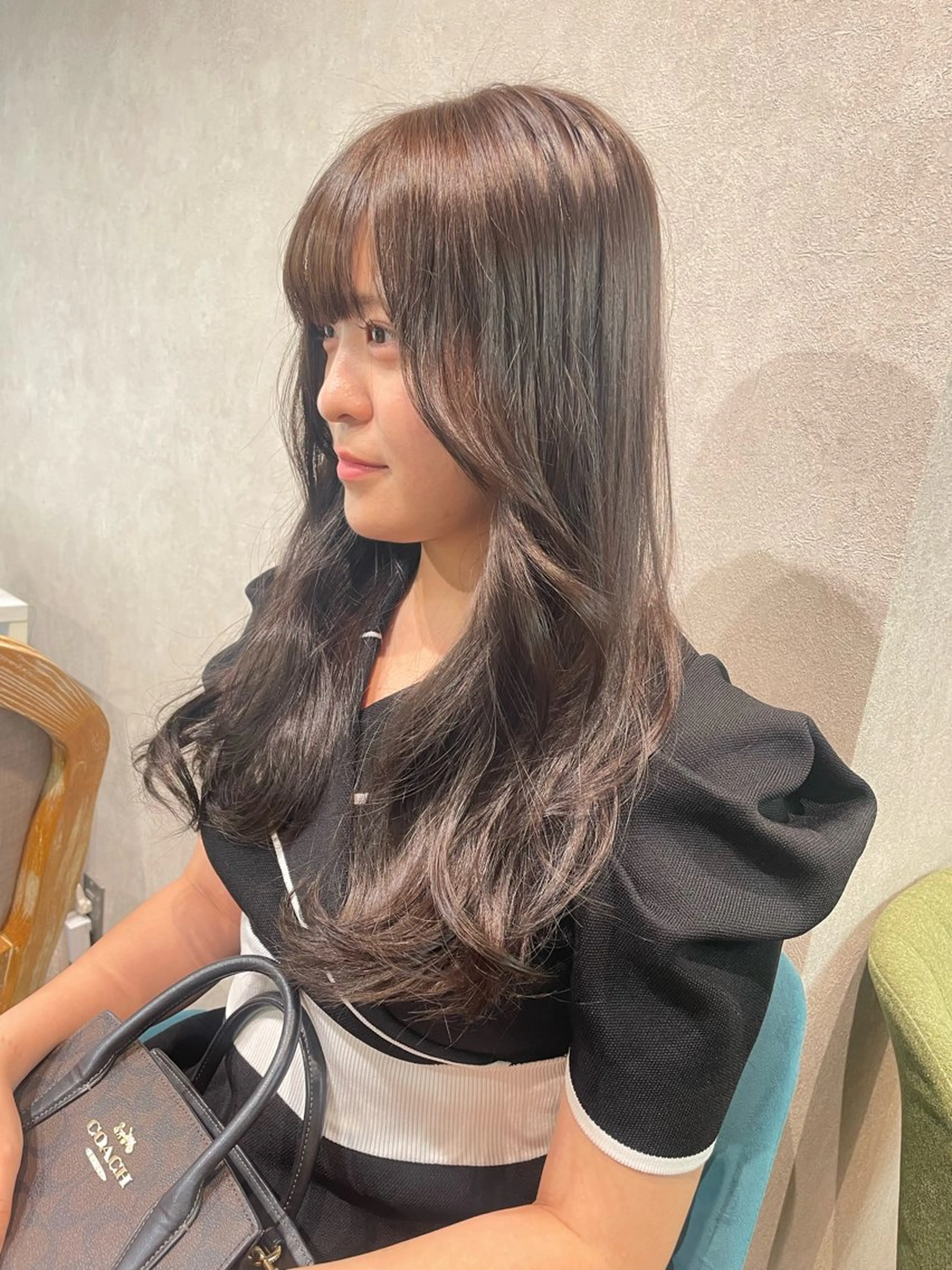 セミロング カラー ブリーチ ダブルカラー グレージュ ブリーチなしカラー ヘアカラー ナチュラル透明感🌱 小山美樹子のヘアスタイル