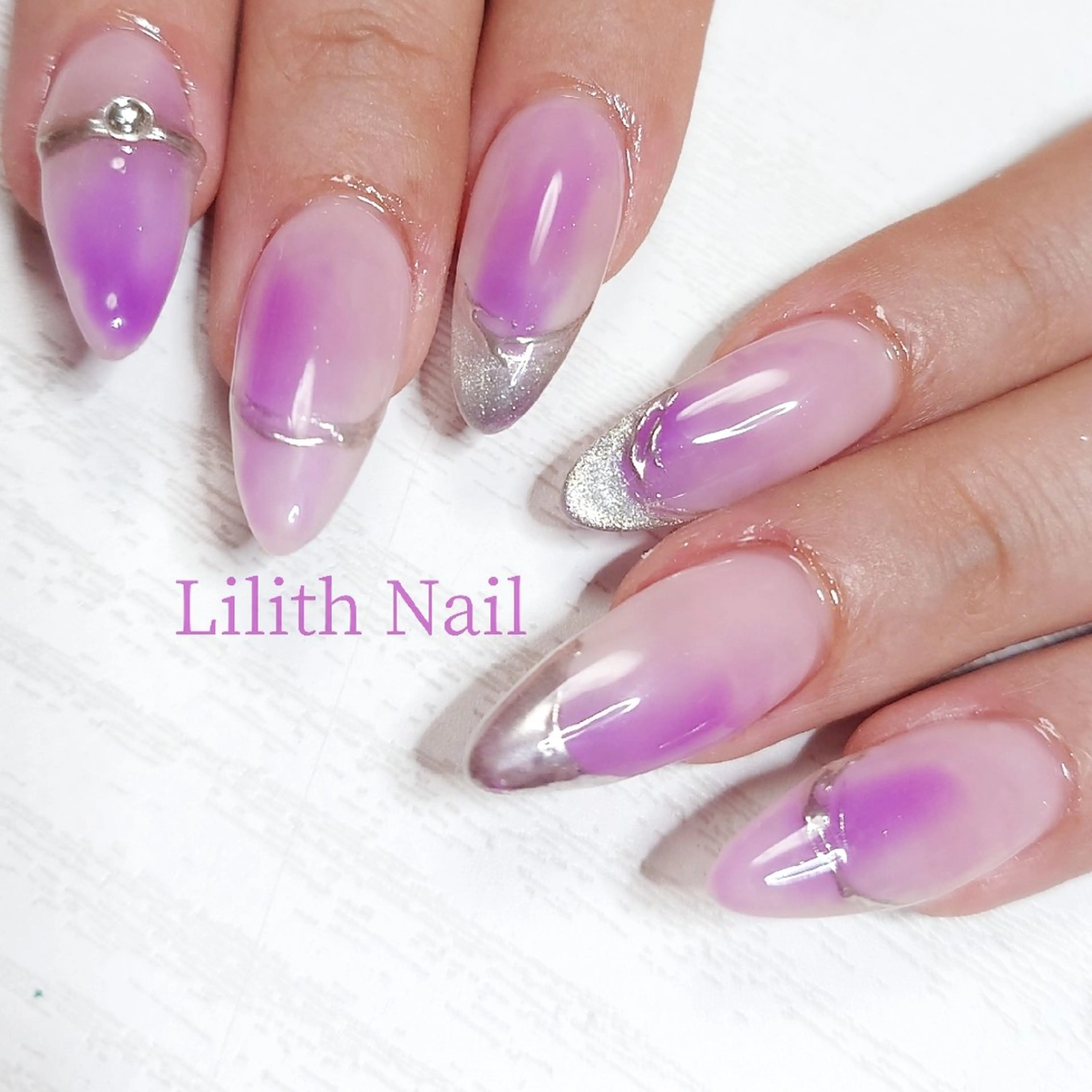 ネイル ストーンネイル ハンドネイル Lilith Nailのネイルデザイン