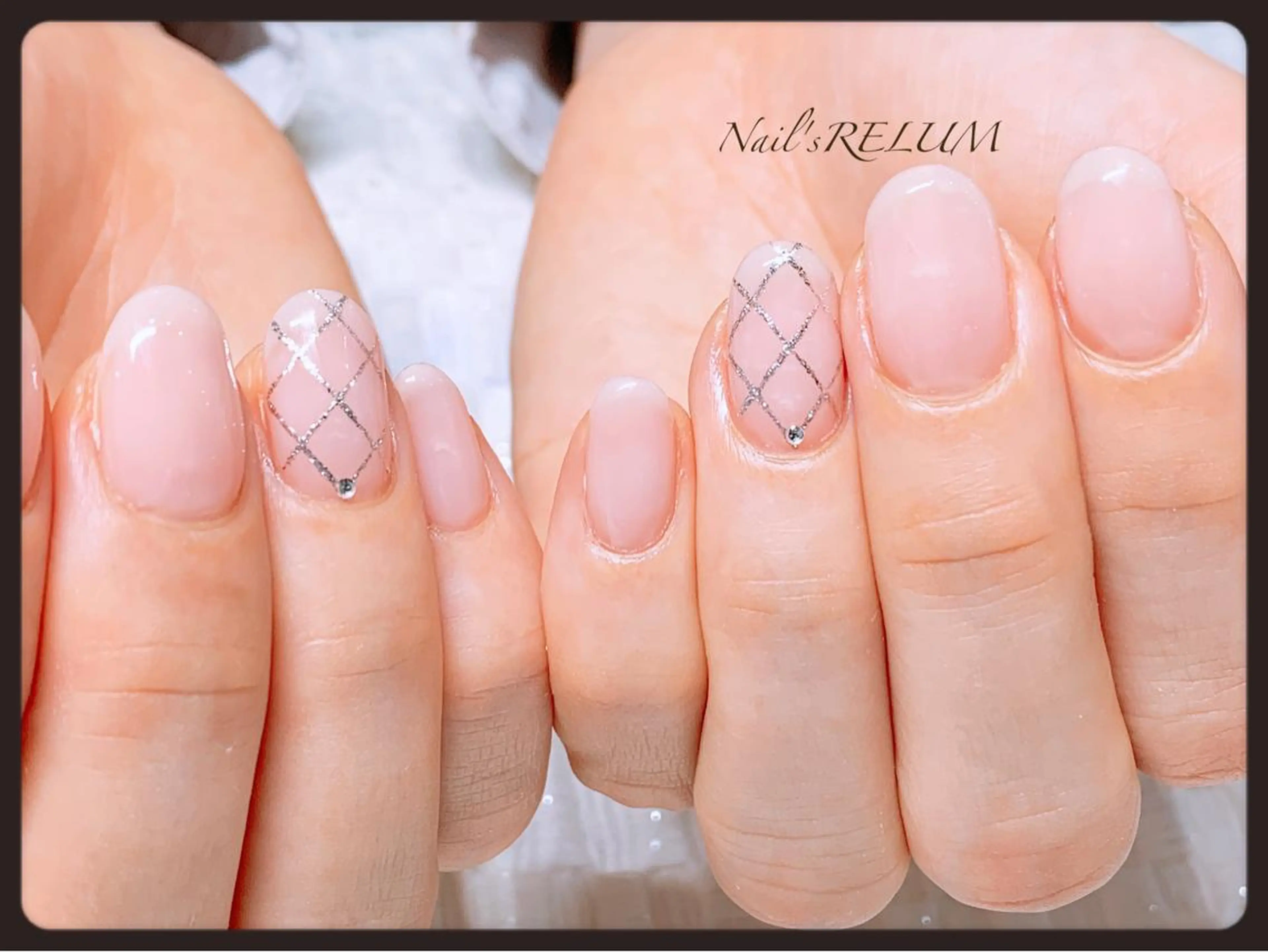 ネイル シンプルネイル ハンドネイル THECOLORS所属・近貞 莉奈のネイルデザイン