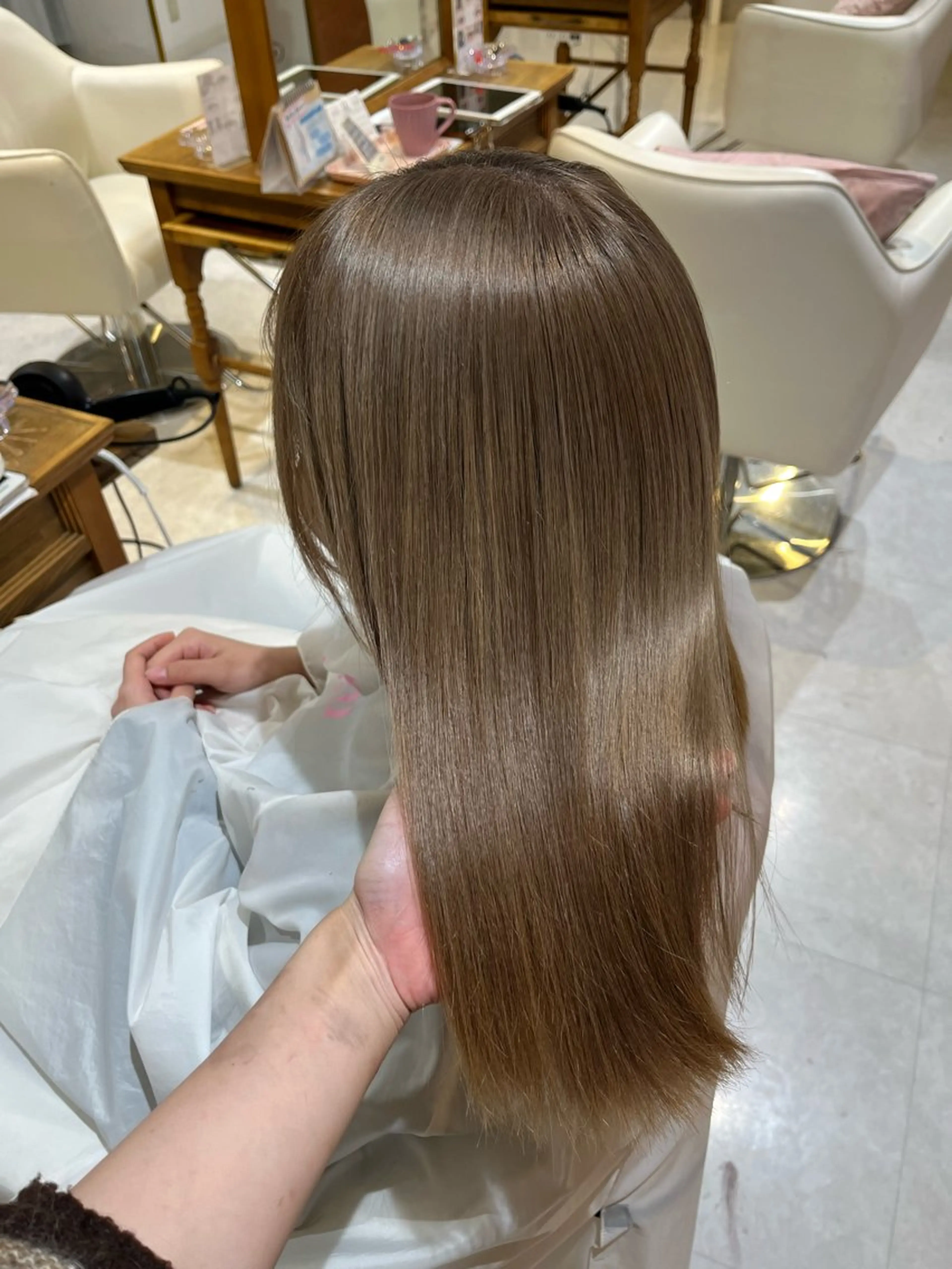 セミロング ヘアカラー 梛木 唯のヘアスタイル