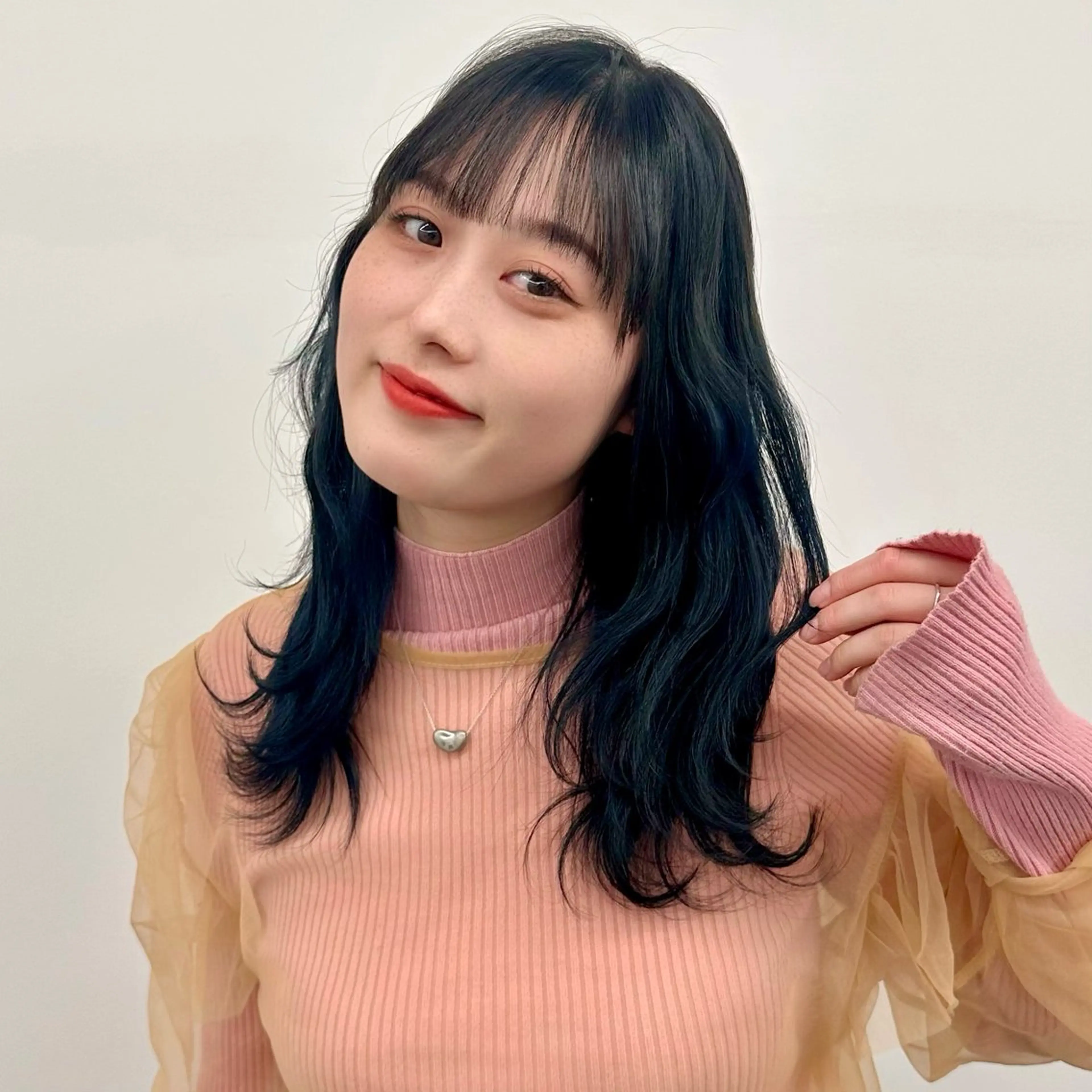 ミディアム カラー カット ヘアカラー トリートメント ブリーチなし/レイヤ ー特化🌈Tommyのヘアスタイル