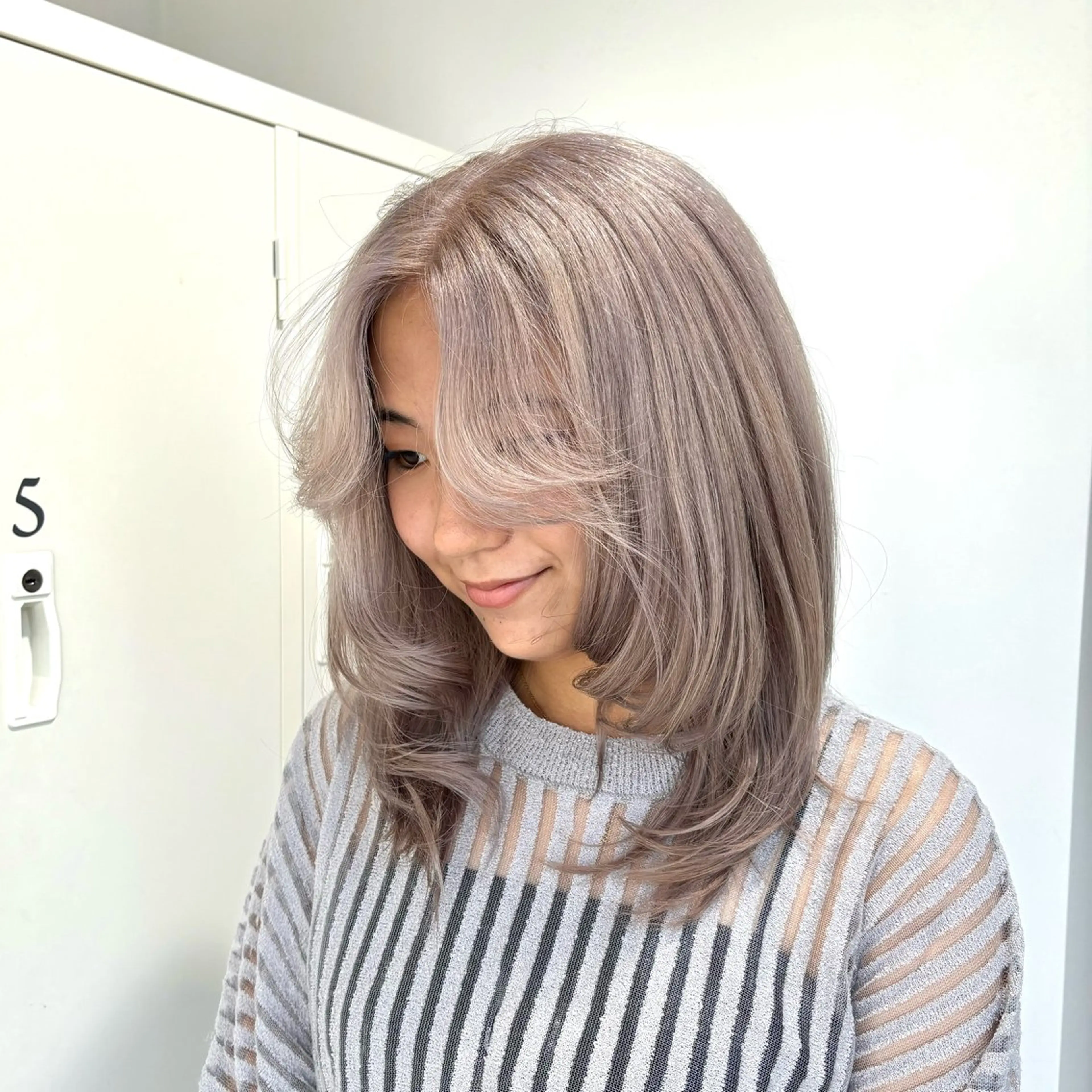 ミディアム karin💋海外 レイヤーカットのヘアスタイル