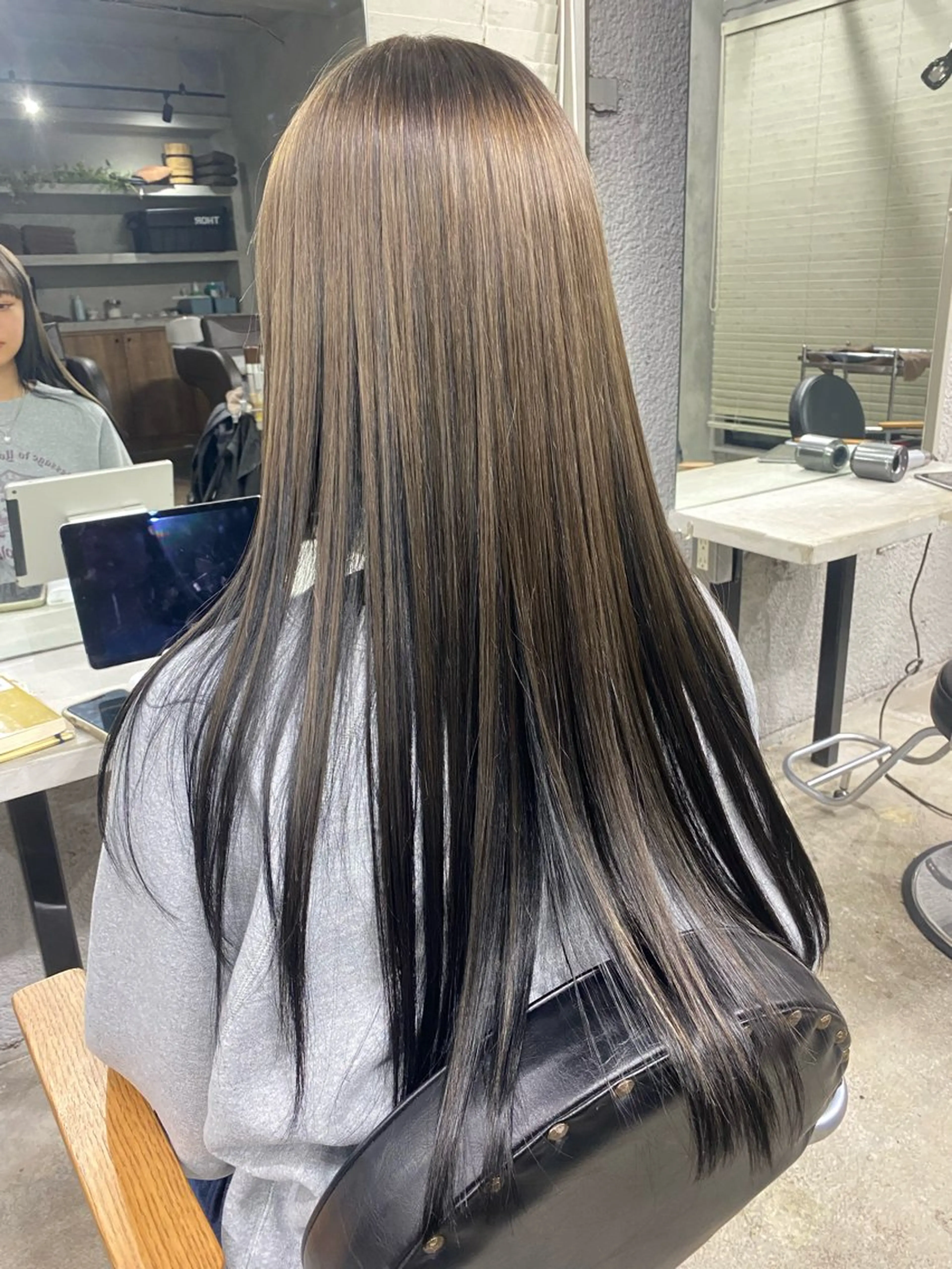 〘🔮モデル限定価格🦄〙インナーカラー＋10stepトリートメント💜の写真