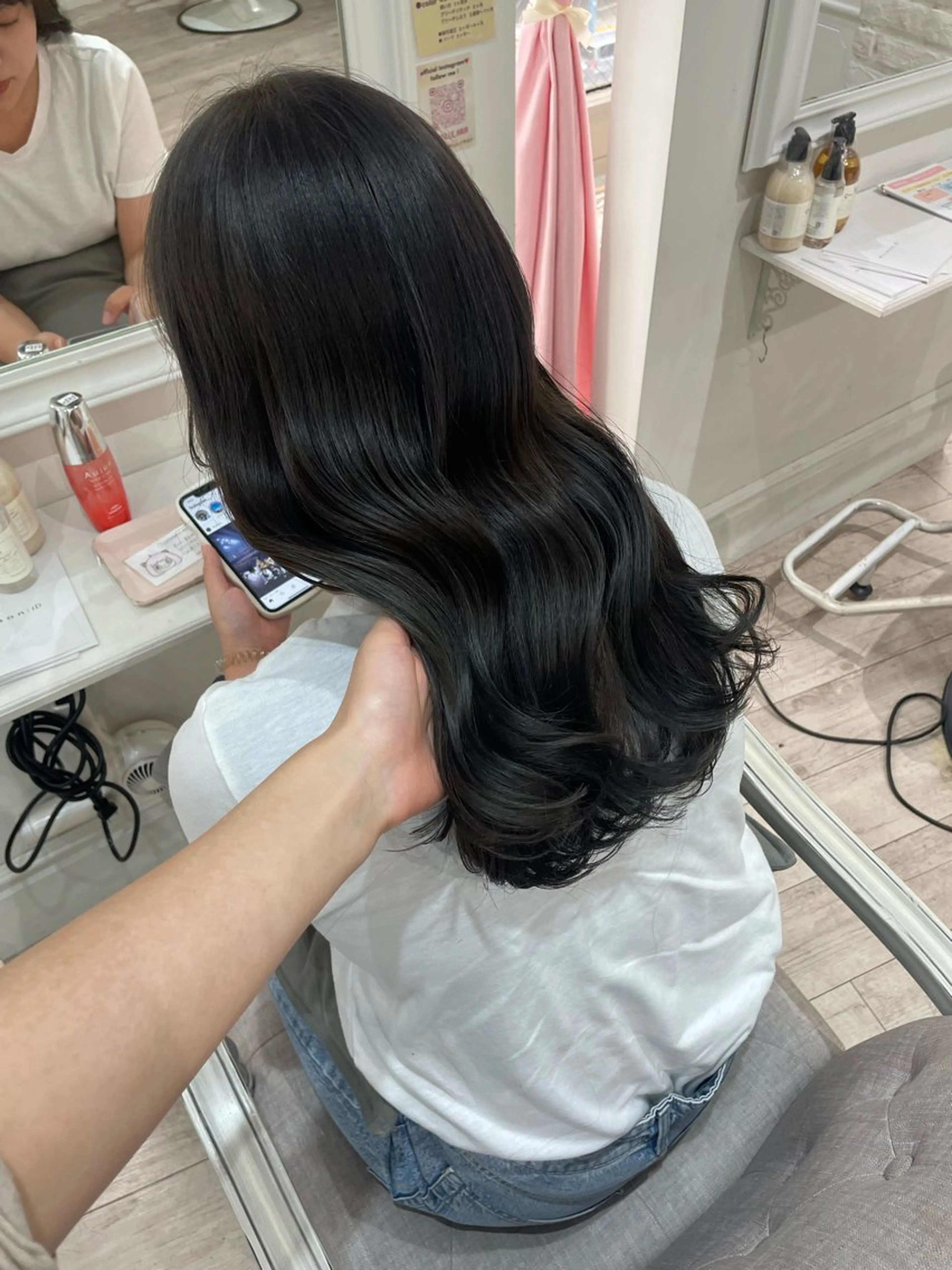 セミロング Megu/ベージュ/ 透明感カラーのヘアスタイル