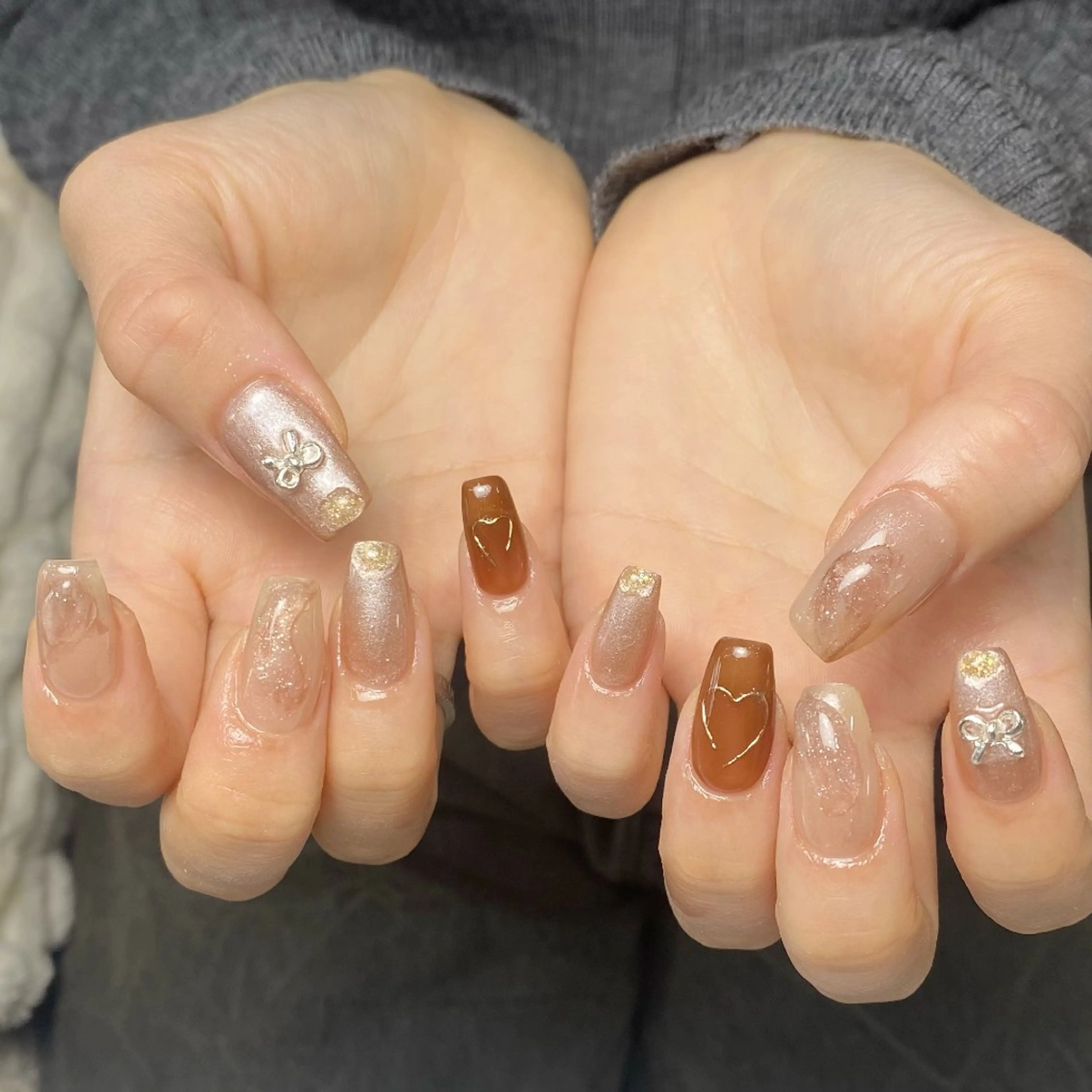 ネイル チークネイル フレンチネイル ジェルネイル ガラスフレンチ キラキラネイル ハンドネイル UM Nail Salonのネイルデザイン