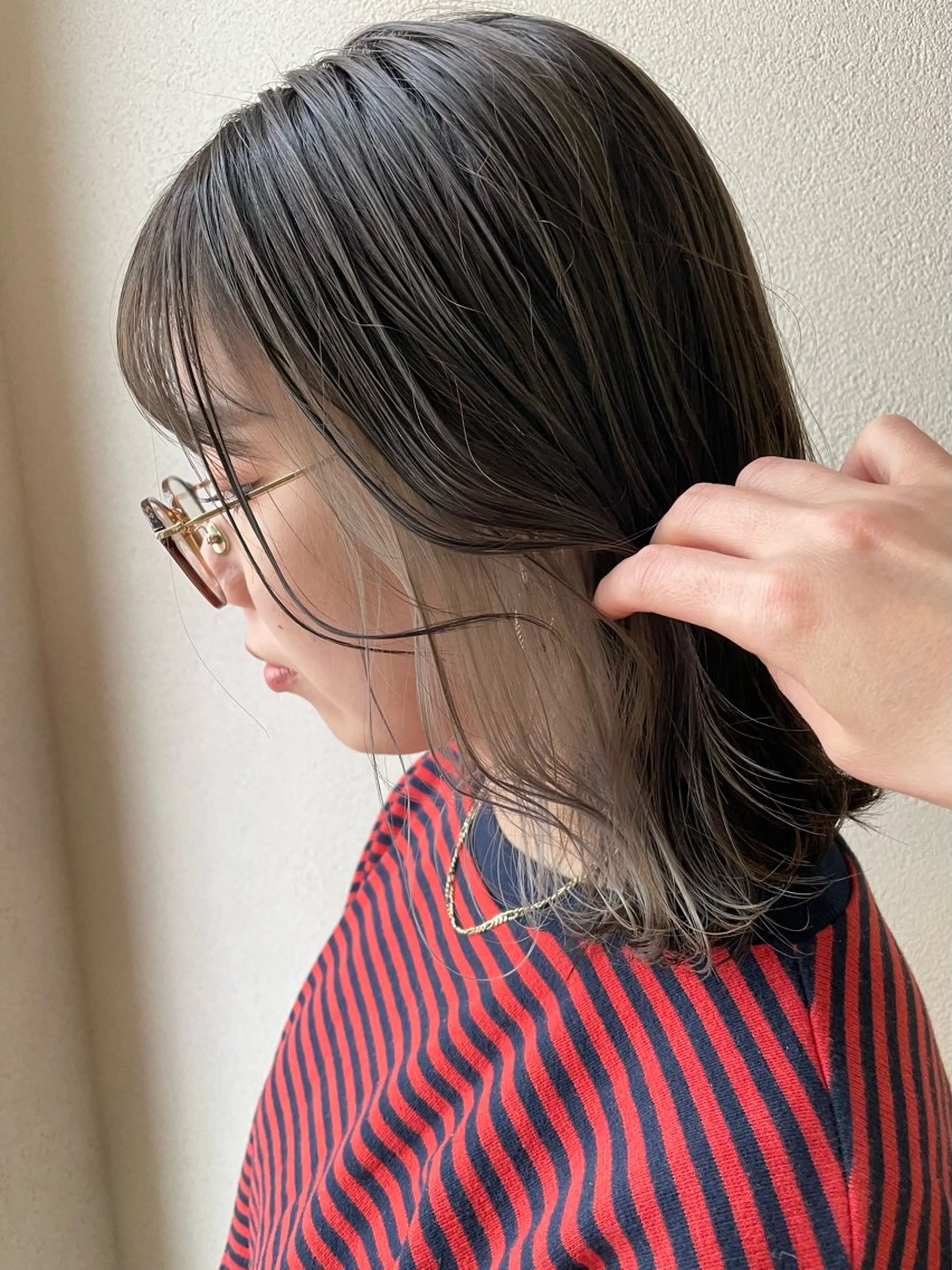 ミディアム カラー イヤリングカラー ヘアカラー 沢田 瞳のヘアスタイル