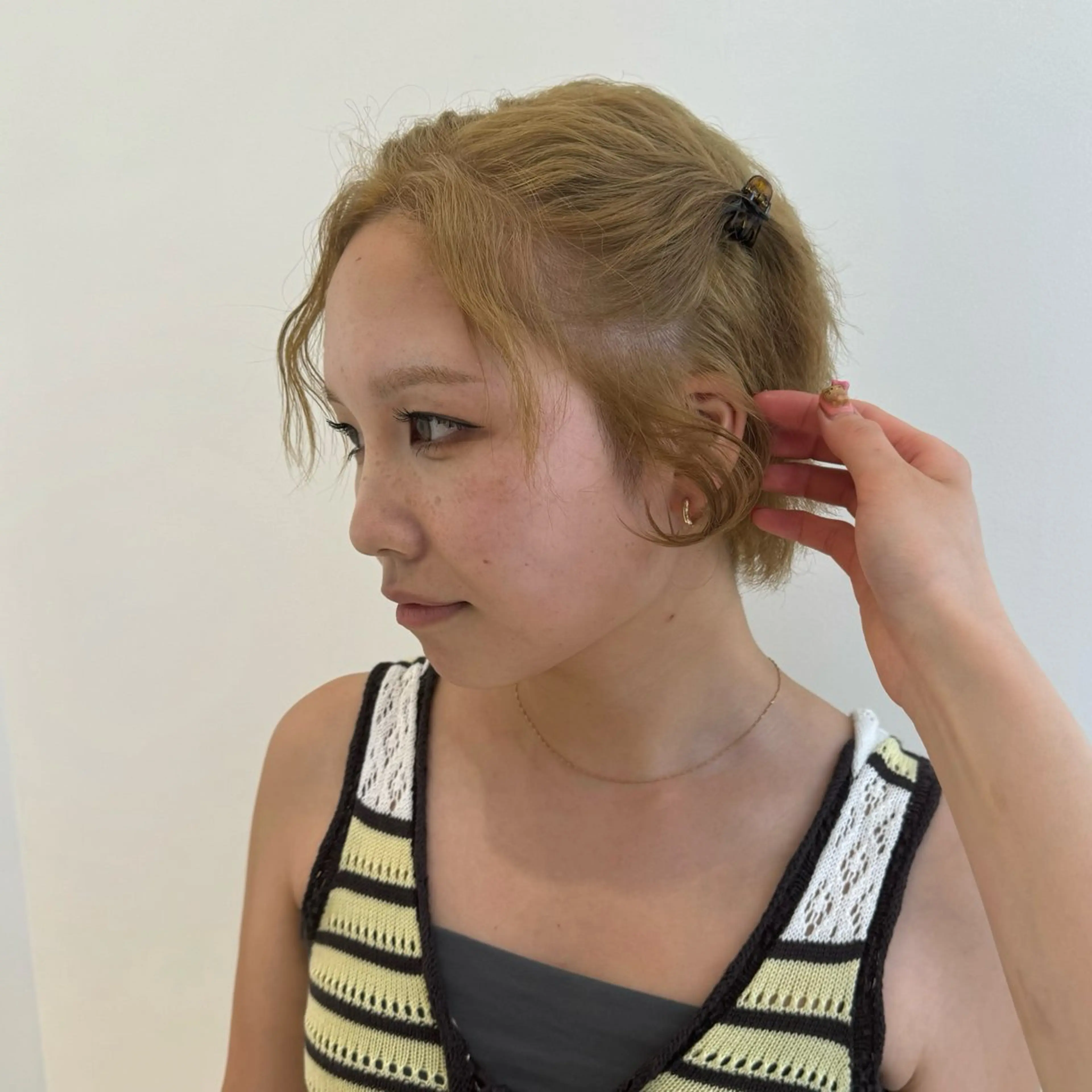 セミロング カラー ヘアカラー トリートメント 🌼動き×透明感🩵 ハイトーン/ナナのヘアスタイル