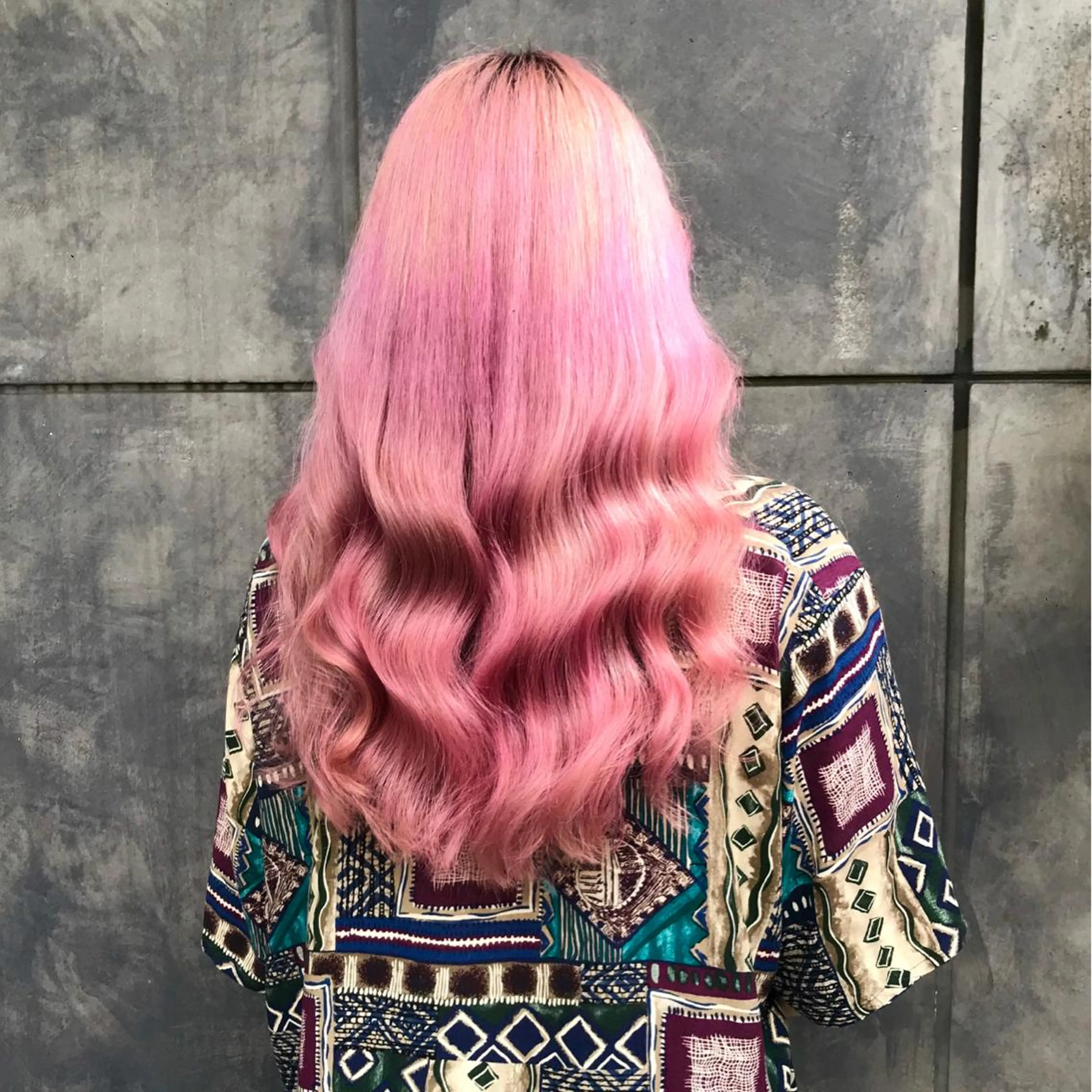 ロング カラー ブリーチ ピンクカラー ヨシンモリ ムルギョル巻き 韓国風ヘア サロウィン所属・K-POP好き美容師 🇰🇷Kai.Yのヘアスタイル
