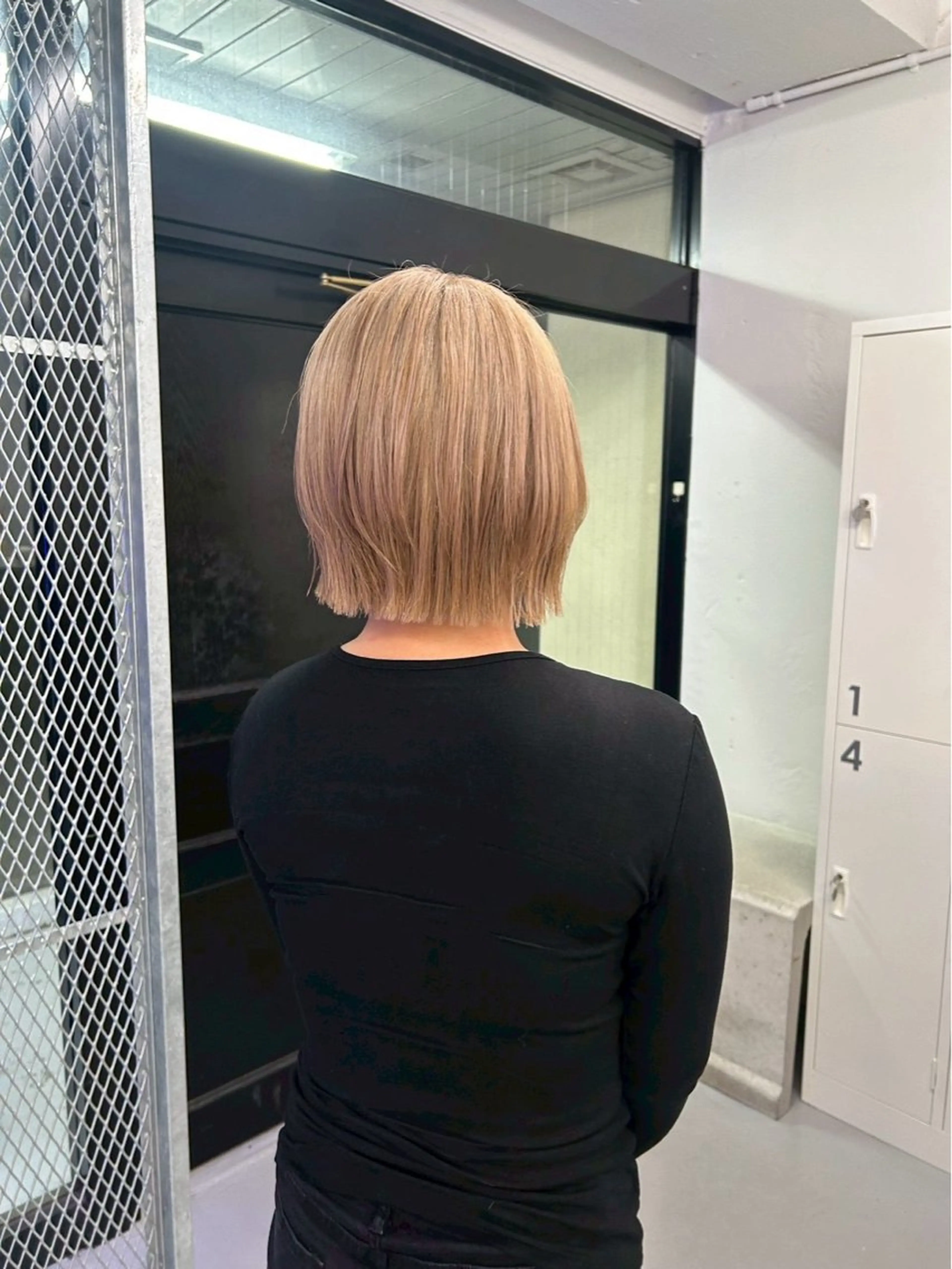 ミディアム カラー 須貝心花 fleurdelisのヘアスタイル