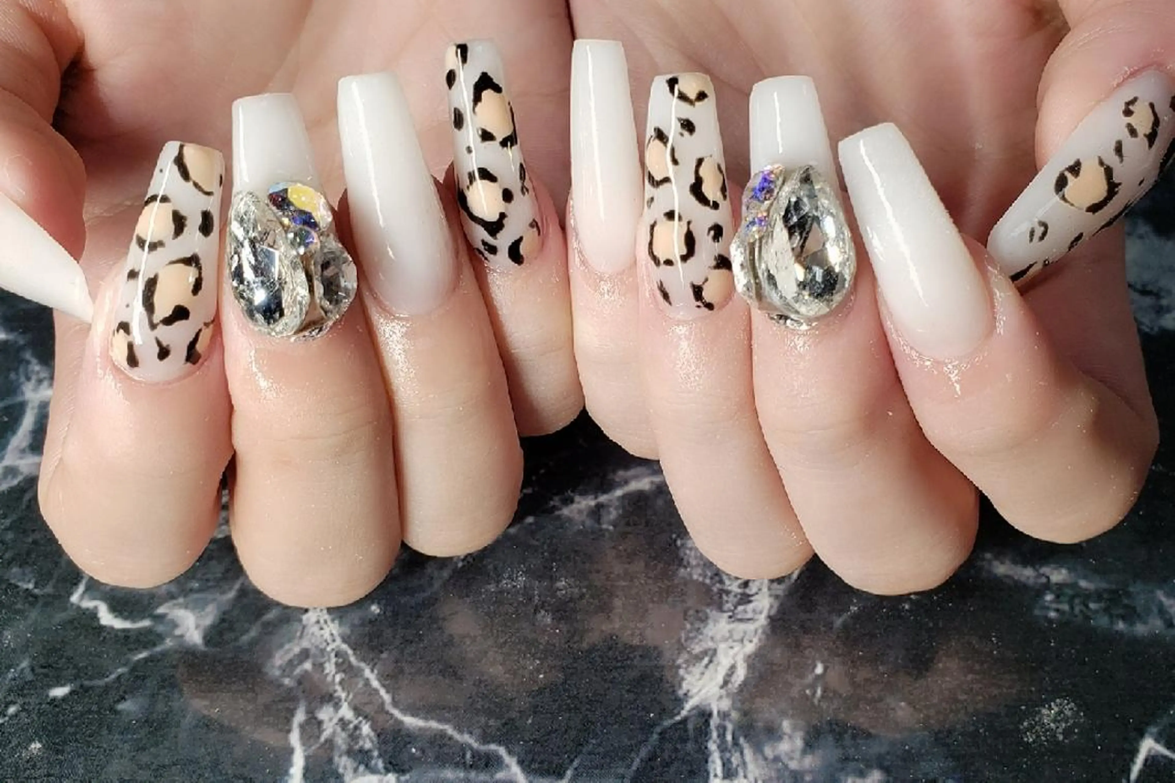 セミロング ネイル ハンドネイル クロキ 。のネイルデザイン