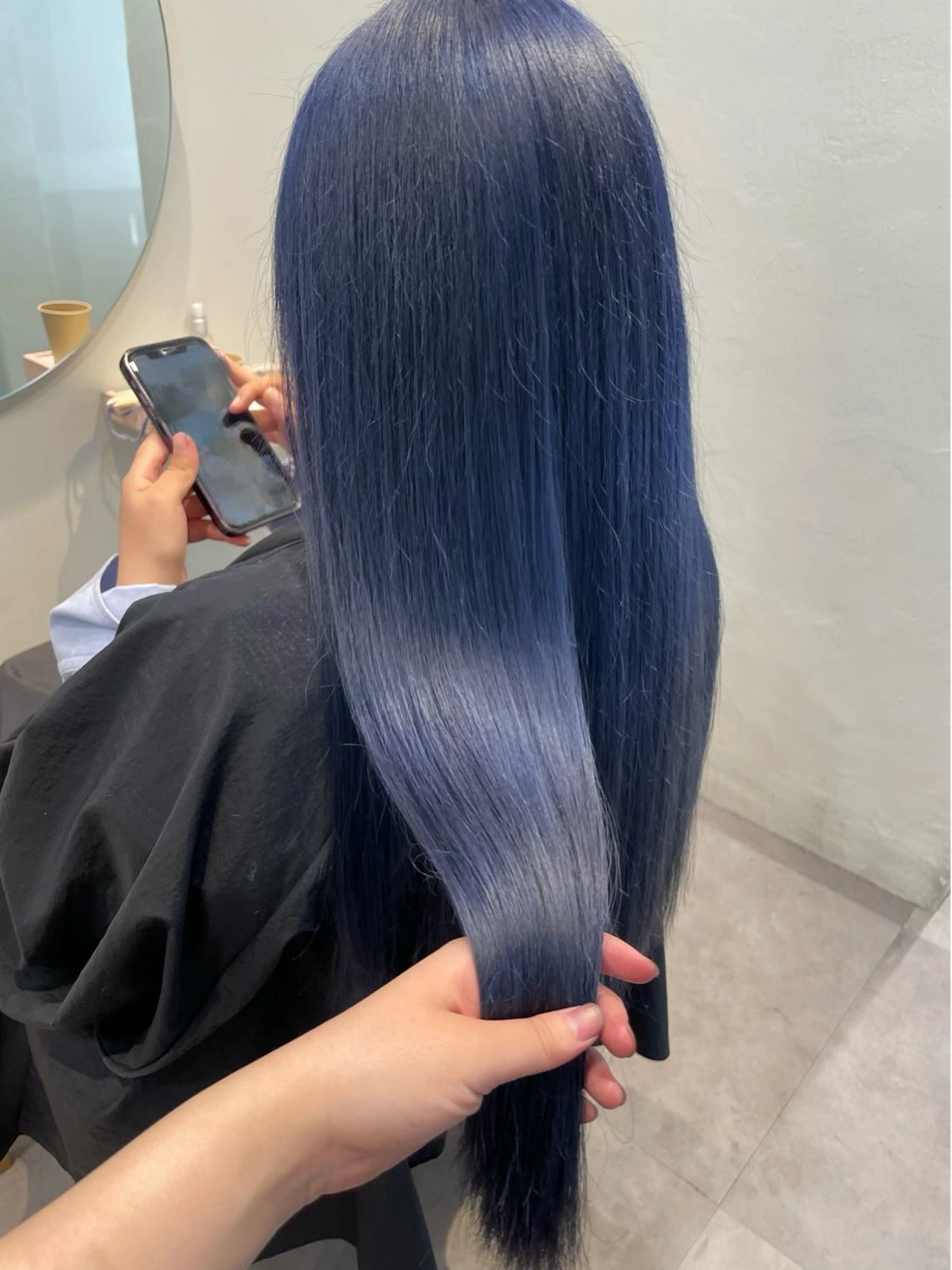 ロング カラー ブルーカラー ネイビーカラー 若月 あやかのヘアスタイル