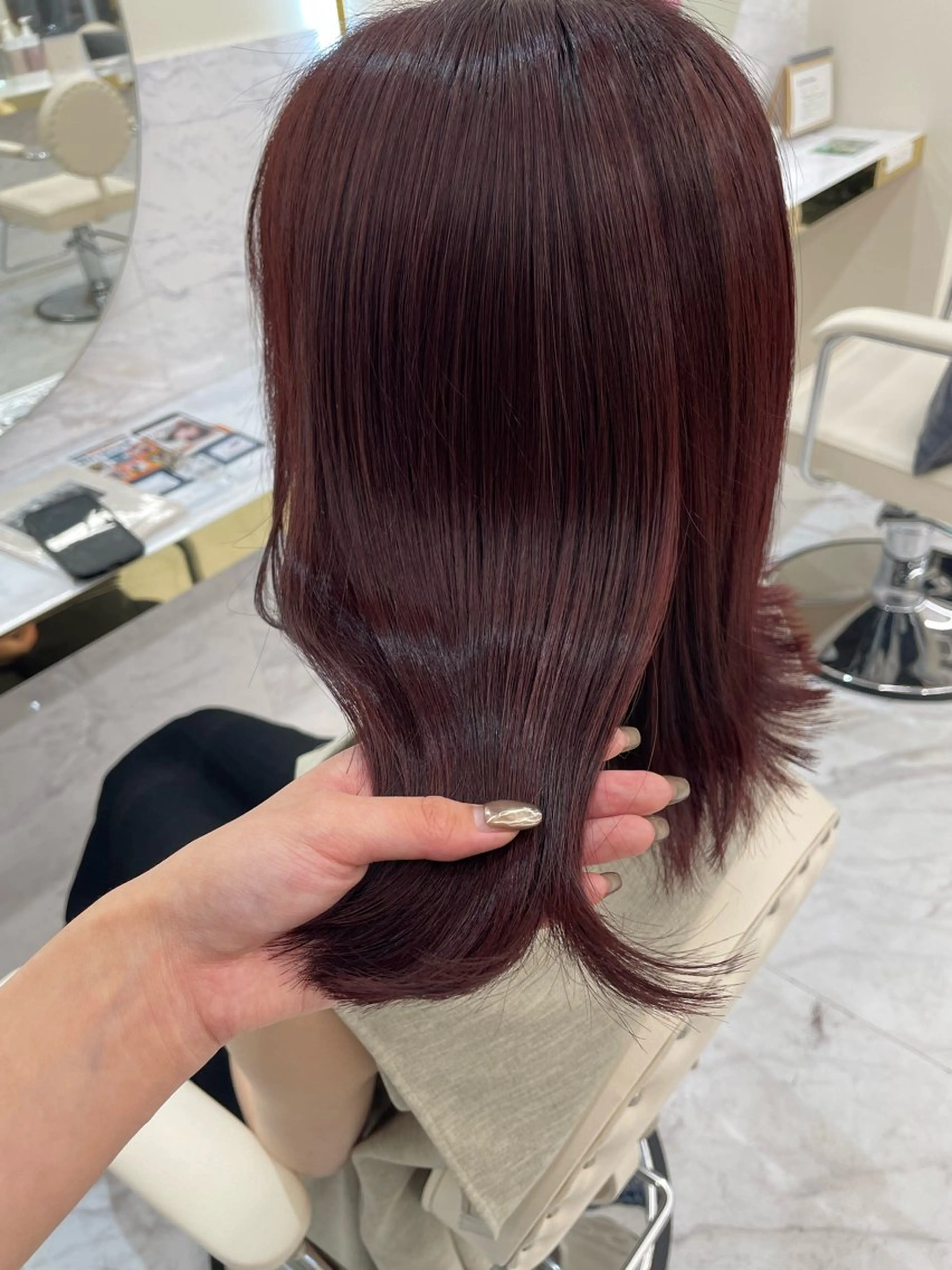 ミディアム カット ヘアカラー 似合わせのプロ🕊 美髪矯正/ioriのヘアスタイル