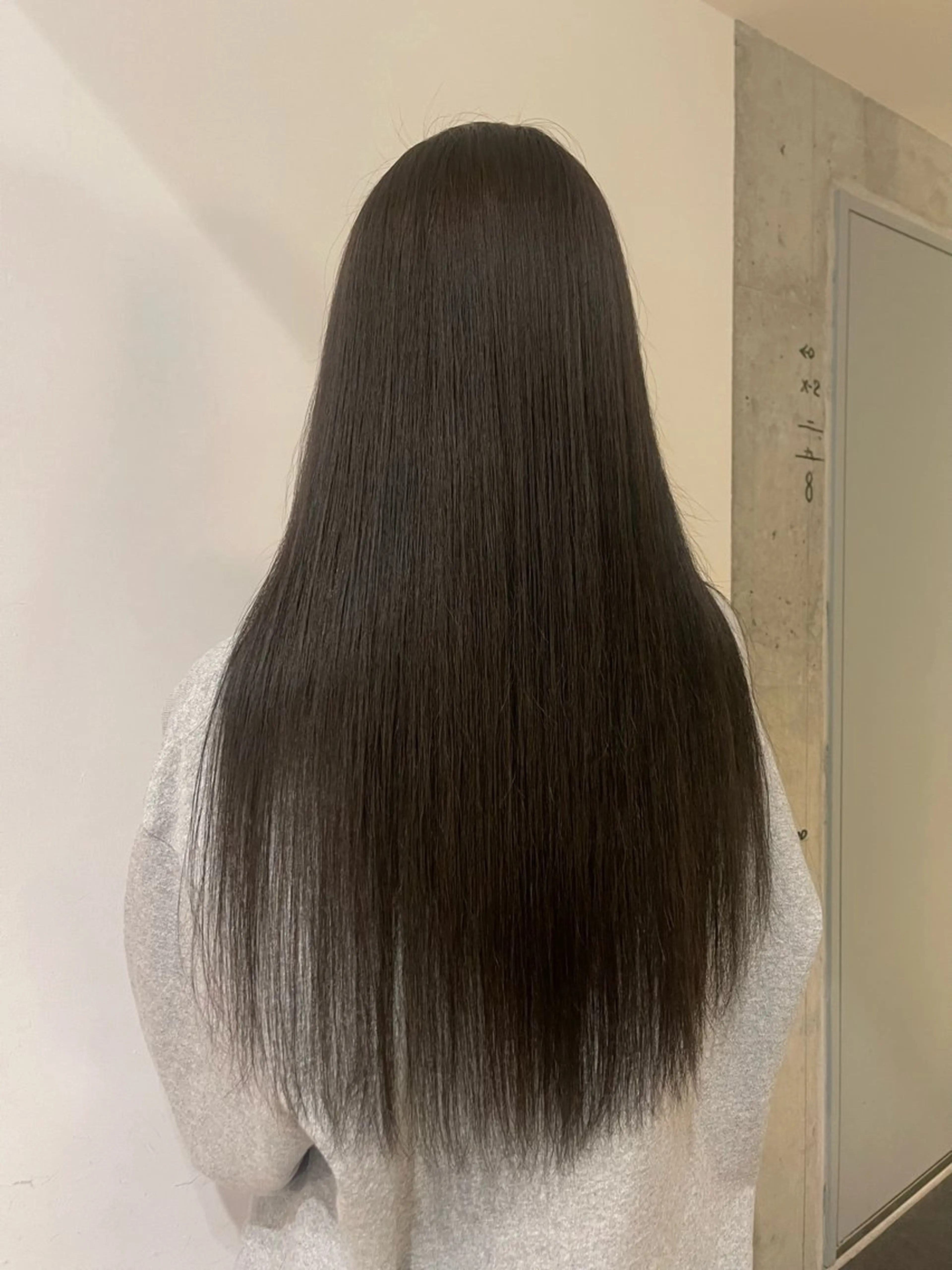 ロング カラー 🫧うる艶レイヤー /グレージュ🪐リサのヘアスタイル