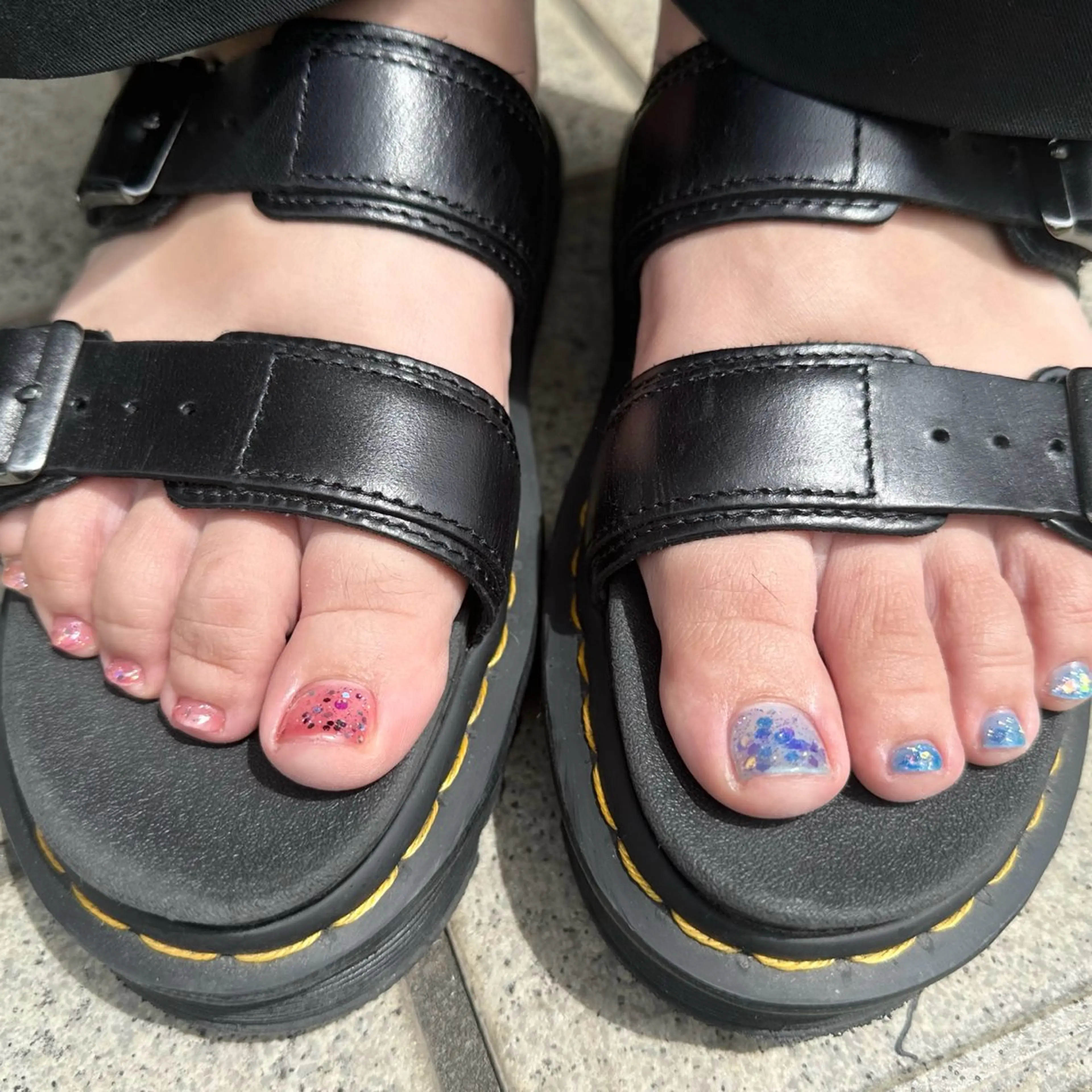 ネイル フットネイル キラキラネイル ラメ(グリッター) Aurora所属・Aurora kayoのネイルデザイン