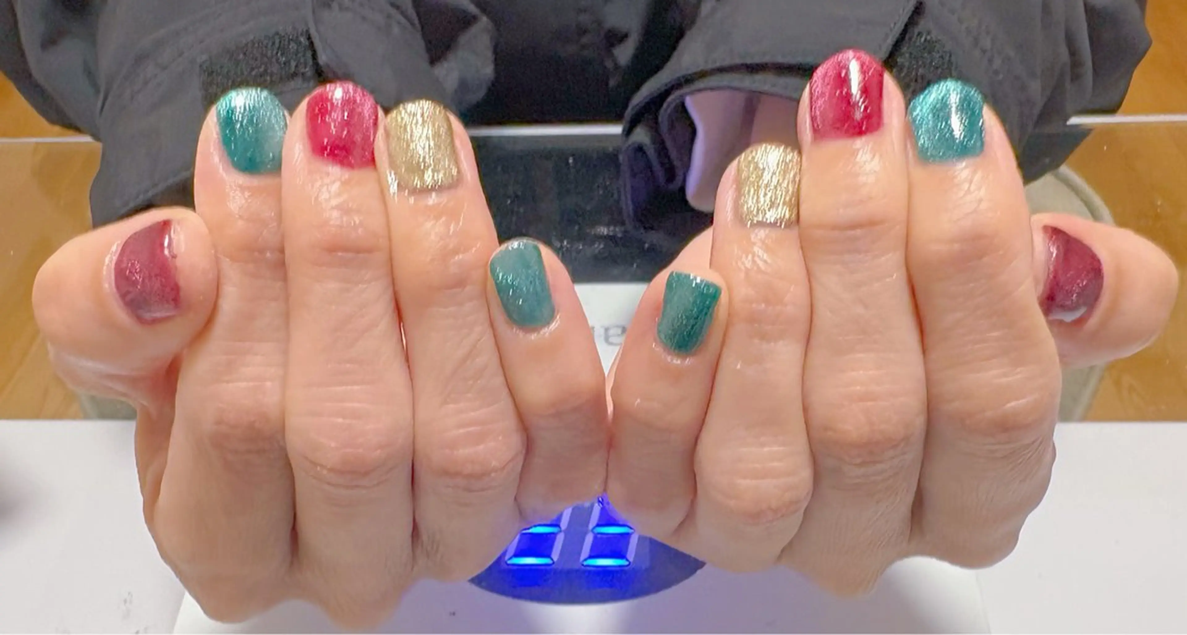 ネイル マグネットネイル ネイルサロン　ココル所属・ネイルサロン ココルのネイルデザイン