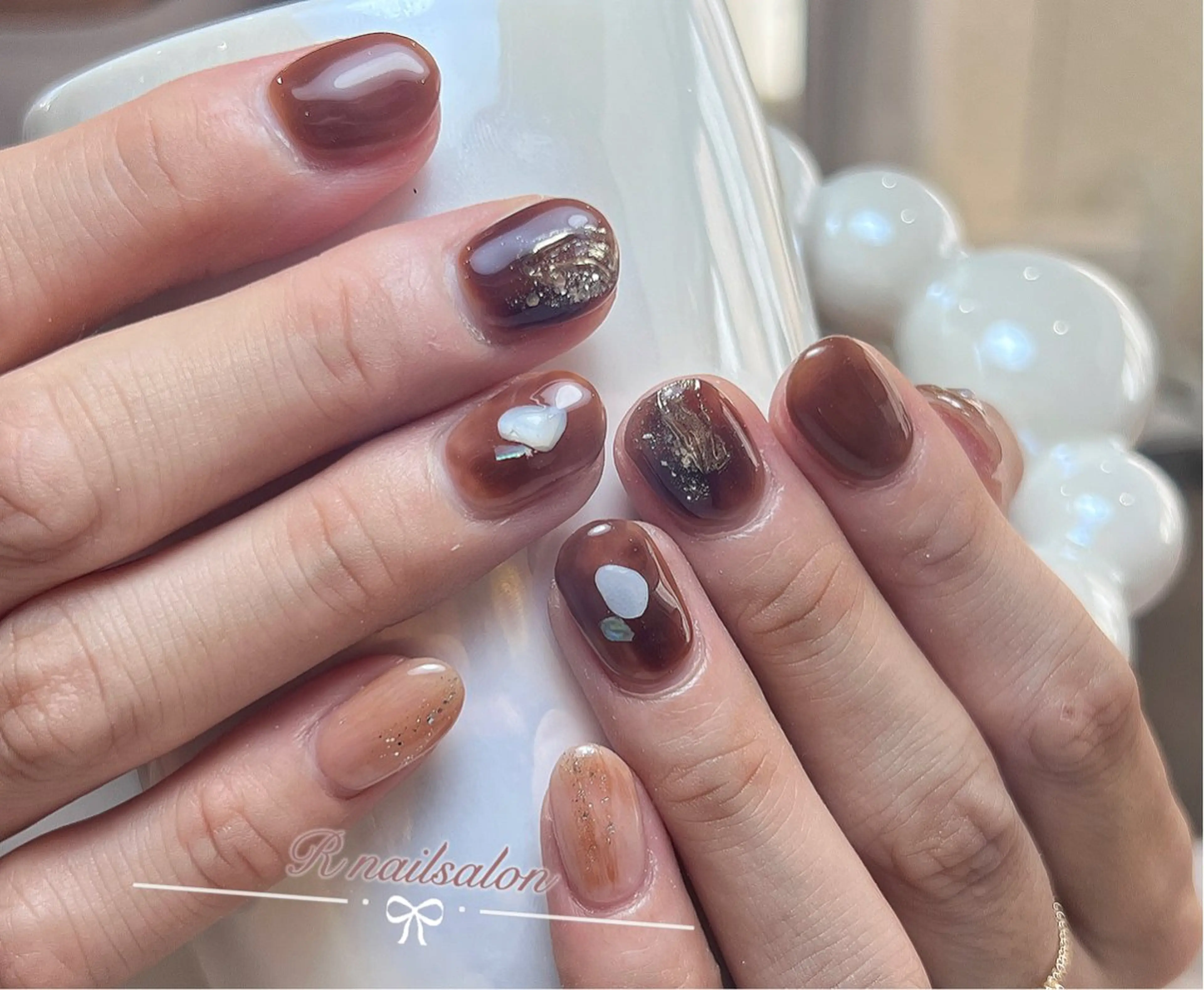 ミディアム R NAILSALONのネイルデザイン