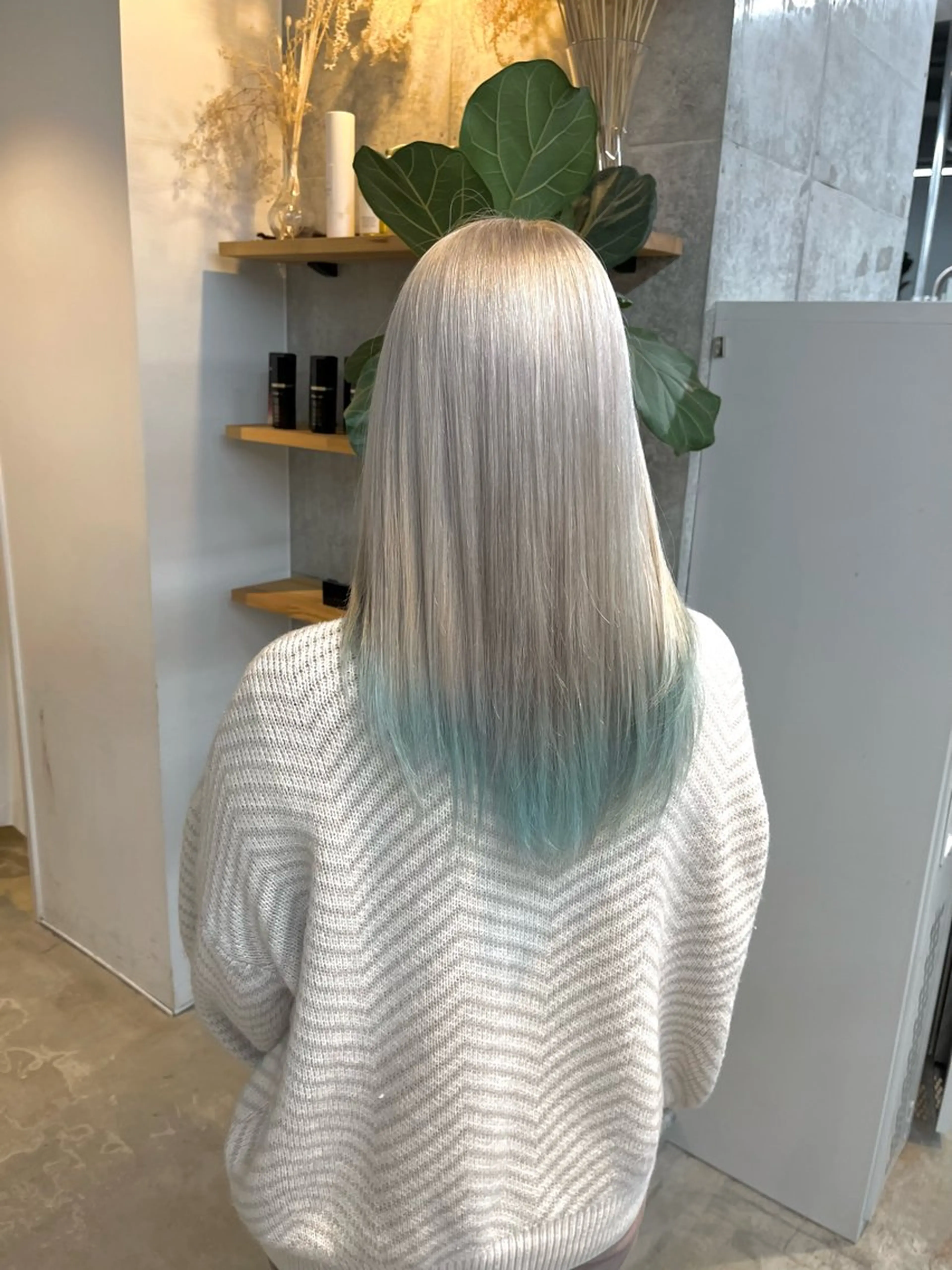 ロング カラー ヘアカラー トリートメント ハイトーンカラ ー/小川のヘアスタイル