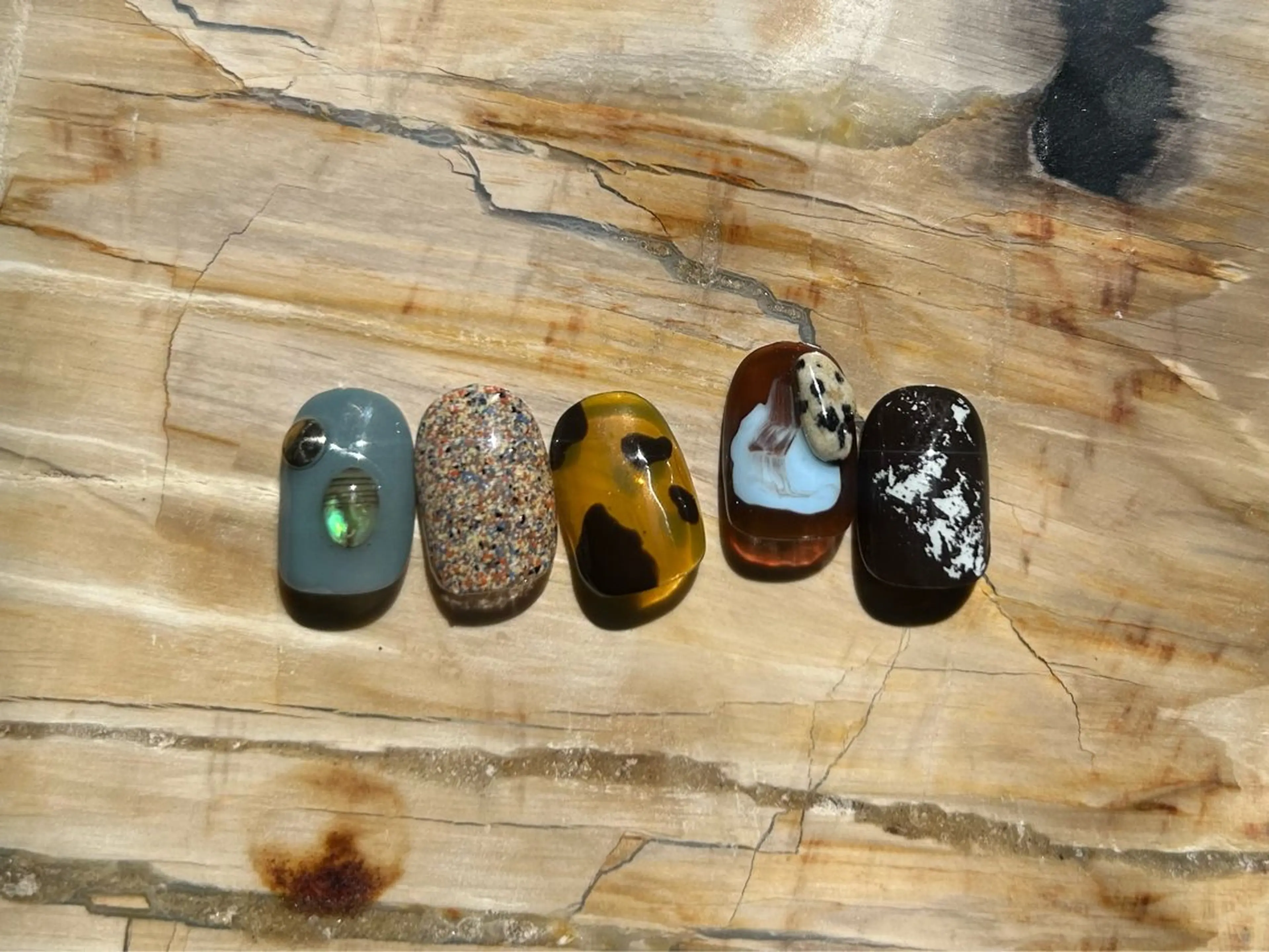 ネイル アートネイル フットネイル マグネットネイル ニュアンスネイル ハンドネイル アトリエ １０３のネイルデザイン