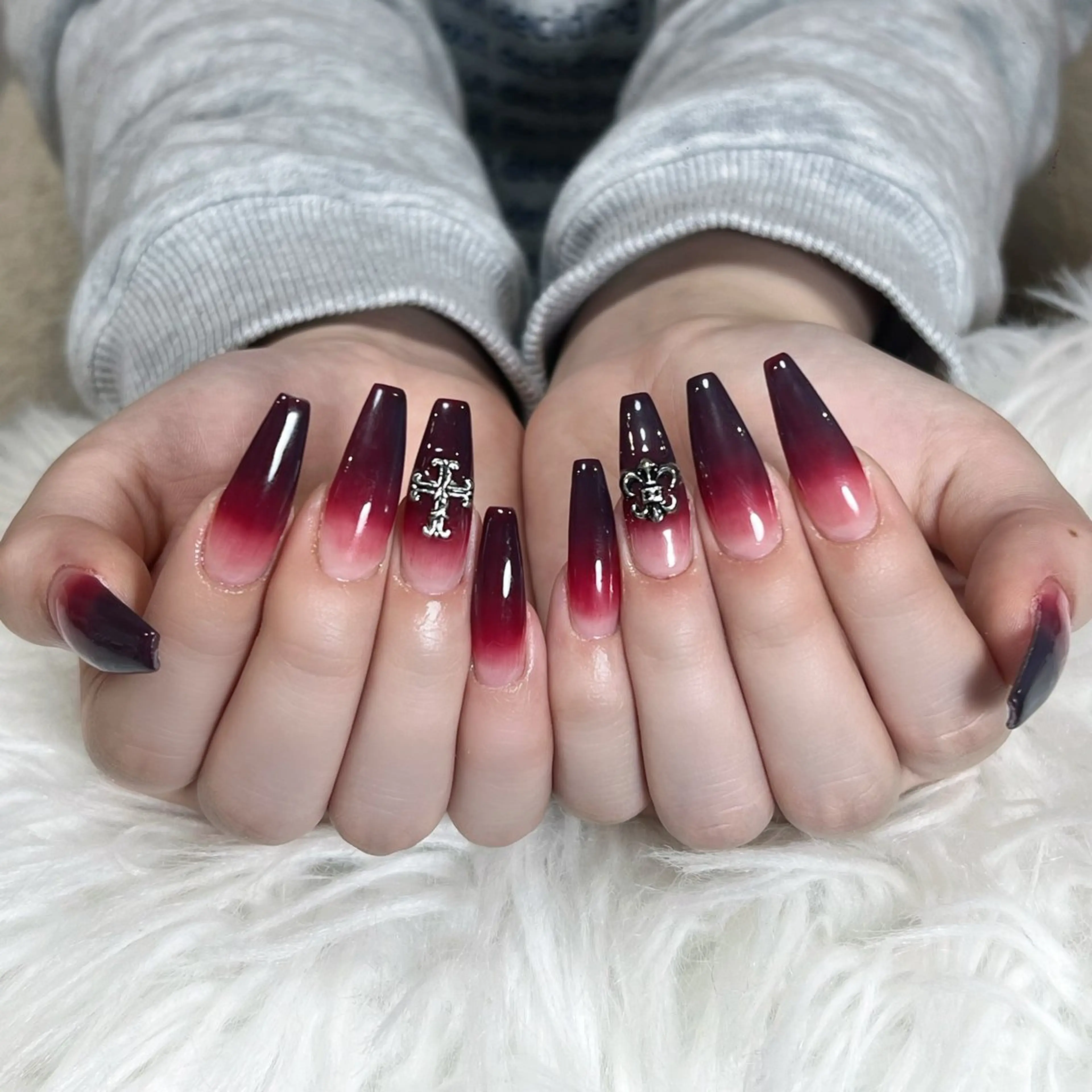 ネイル ボルドー ブラウン チークネイル ドット フットネイル ハンドネイル Julli NailStudioのネイルデザイン