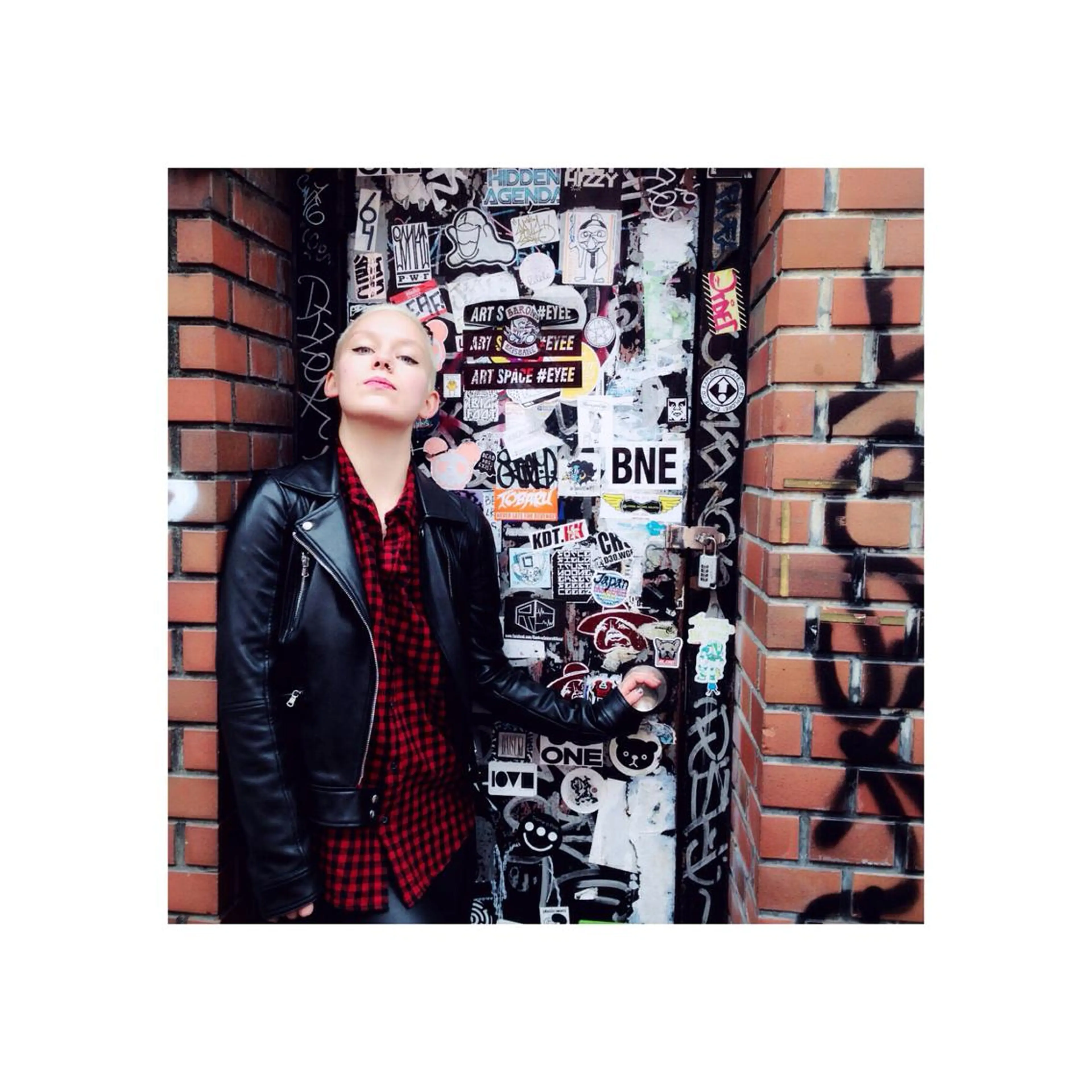 ショート カラー アオガミ （前髪顔周りカット）のヘアスタイル