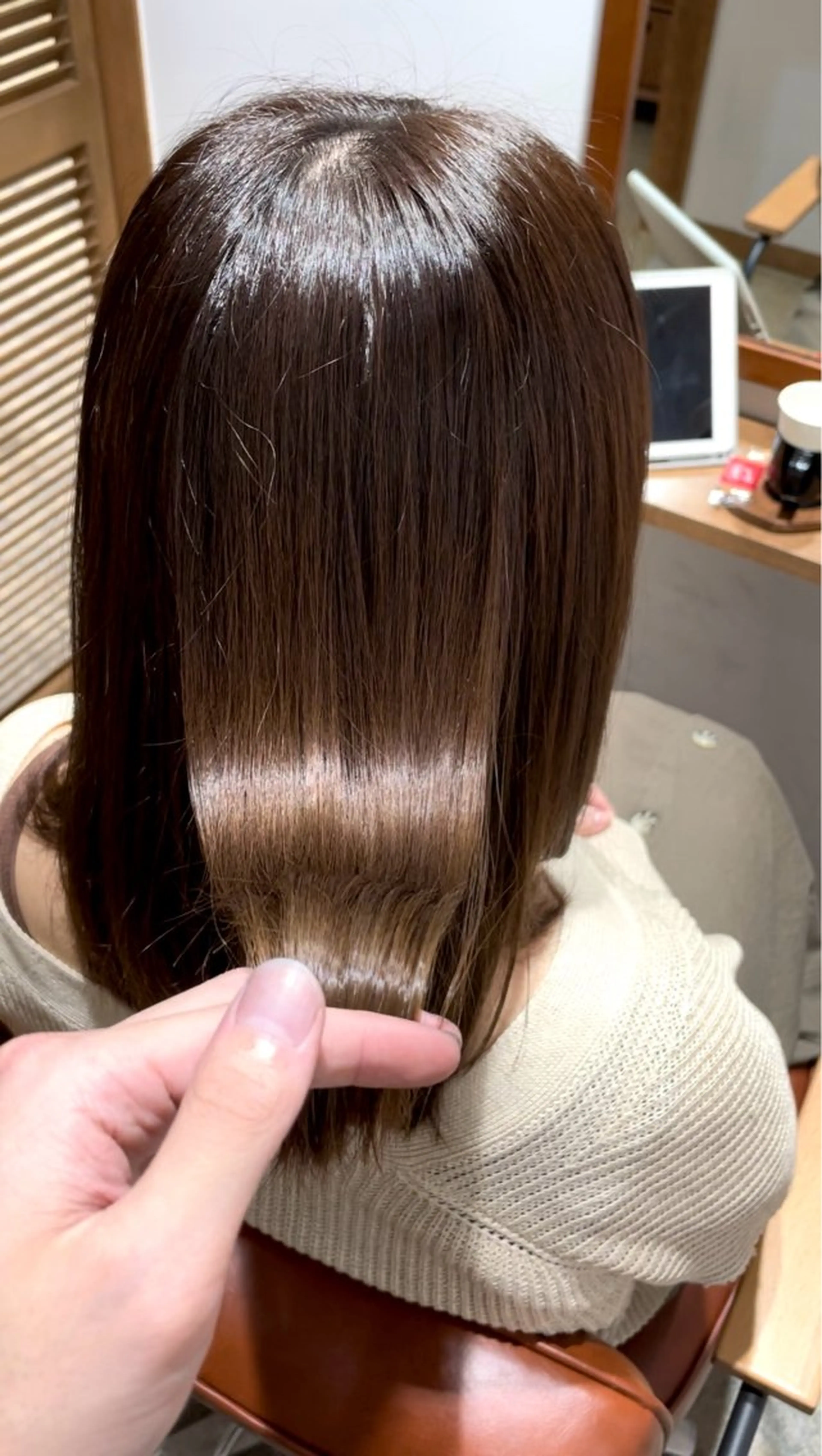 セミロング カット ヘアカラー トリートメント 末田 柊希のヘアスタイル